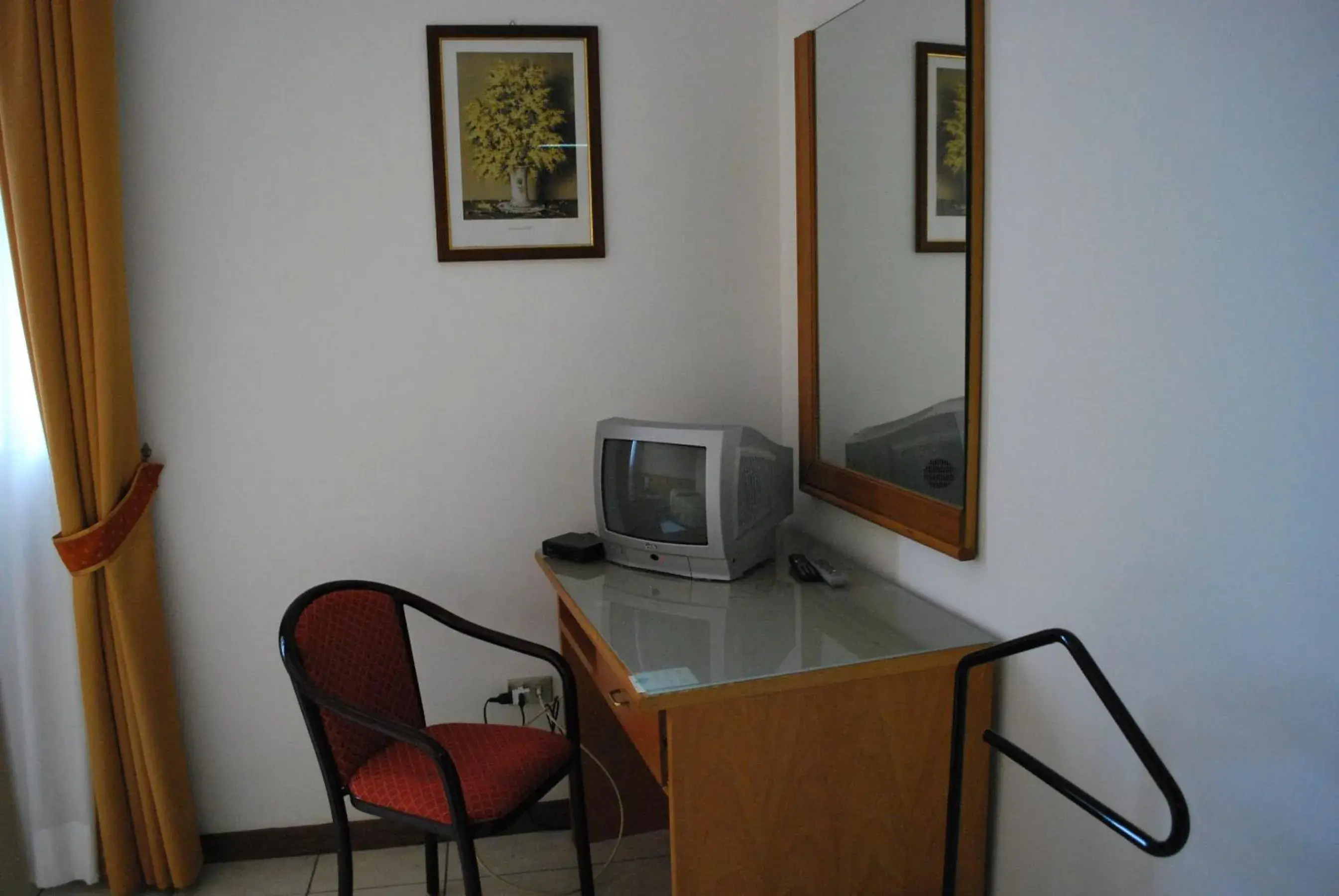 TV and multimedia, TV/Entertainment Center in Hotel Tre Torri