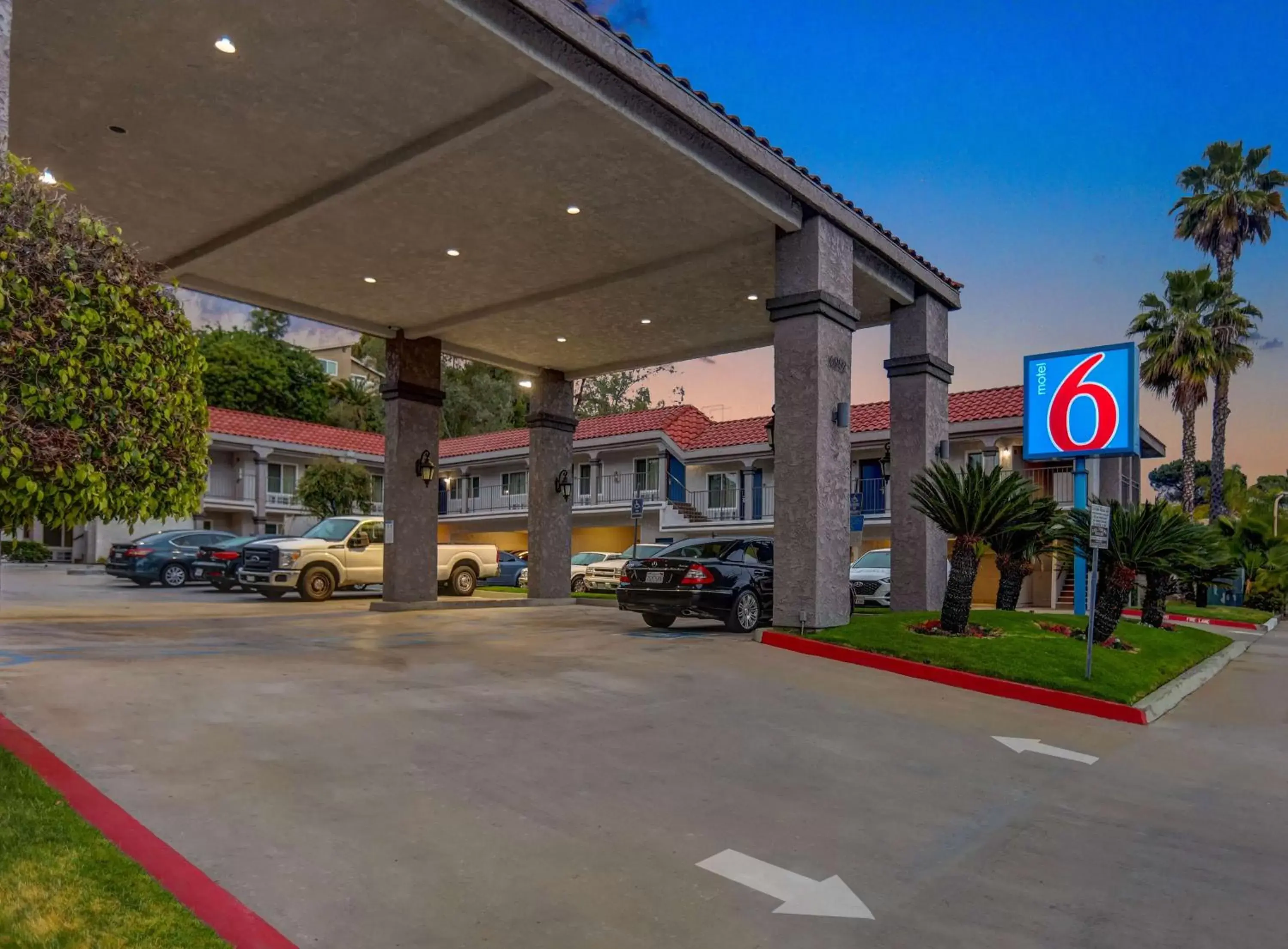 Property building in Motel 6-La Mesa, CA