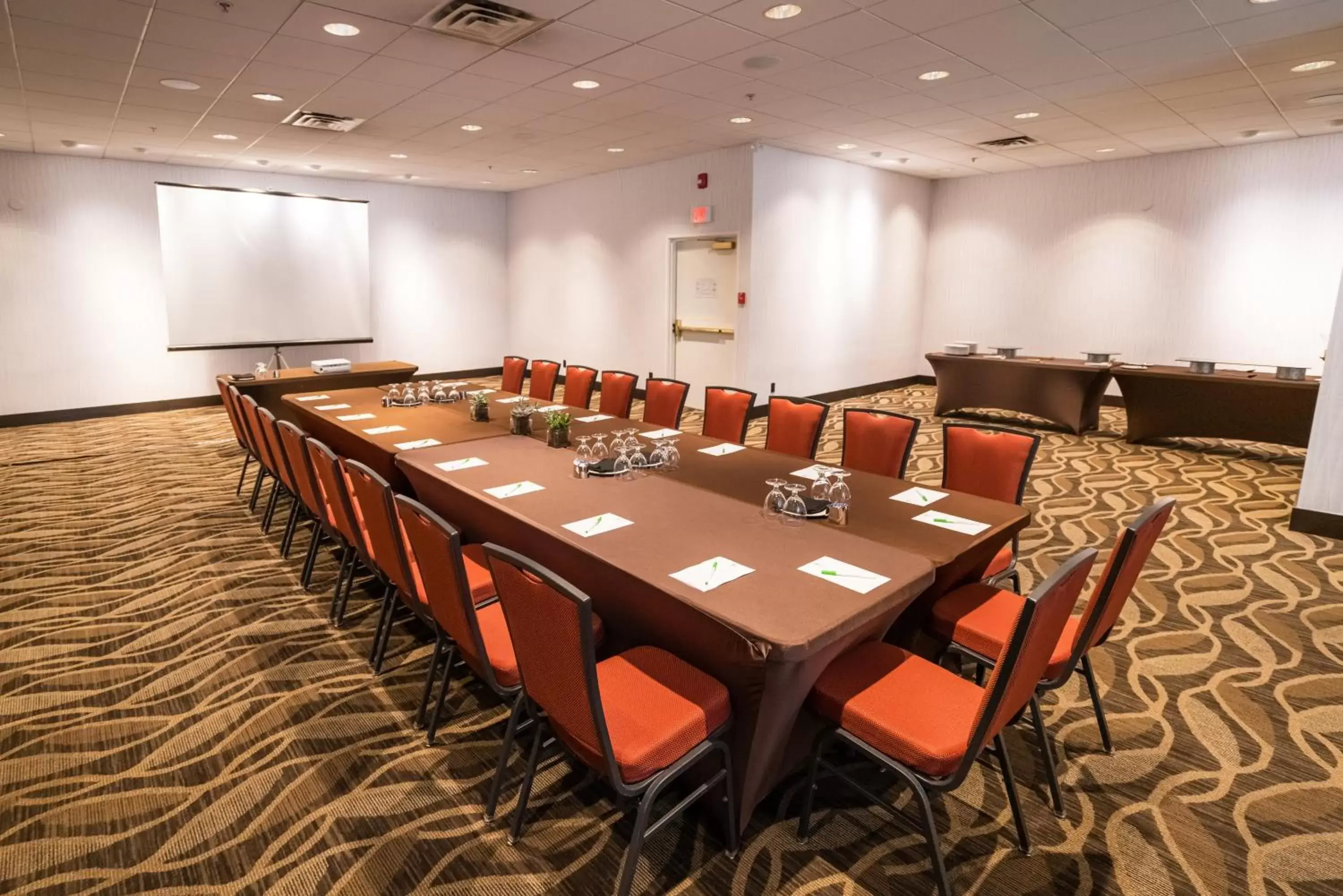 Meeting/conference room in Holiday Inn Vancouver Downtown & Suites, an IHG Hotel