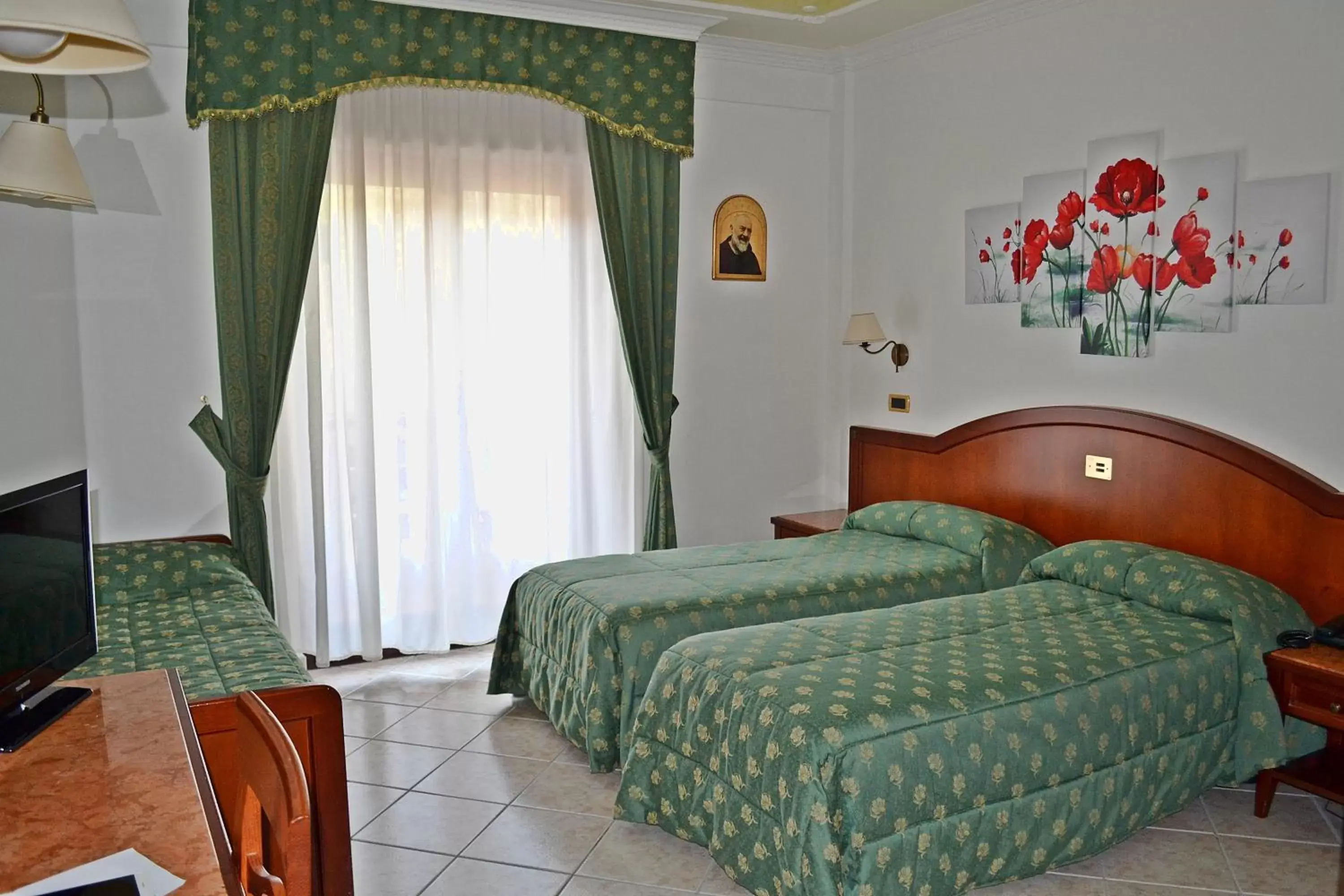 Bed in Hotel Valle Rossa