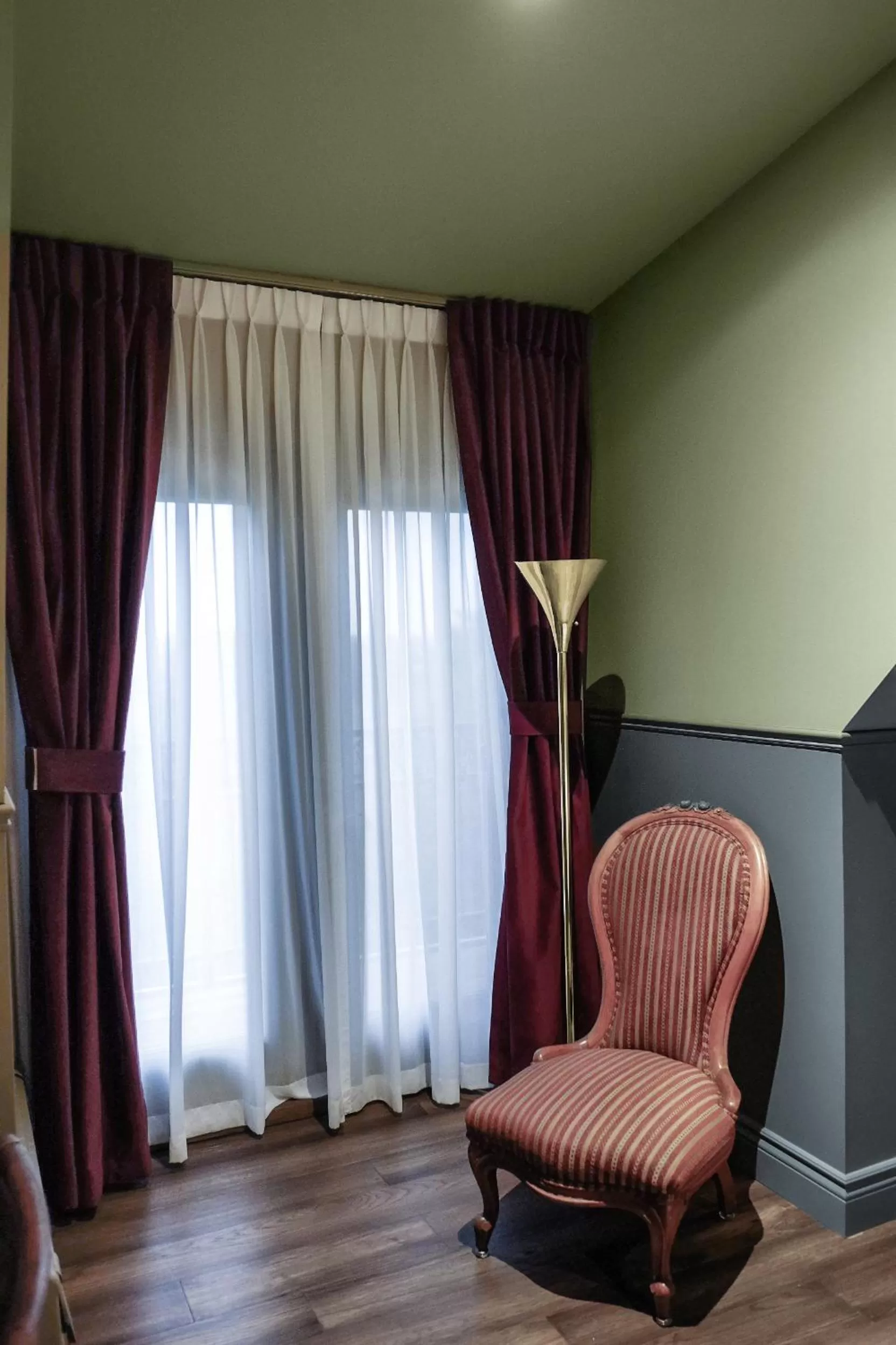 Balcony/Terrace, Seating Area in Niagara Grandview Boutique Hotel