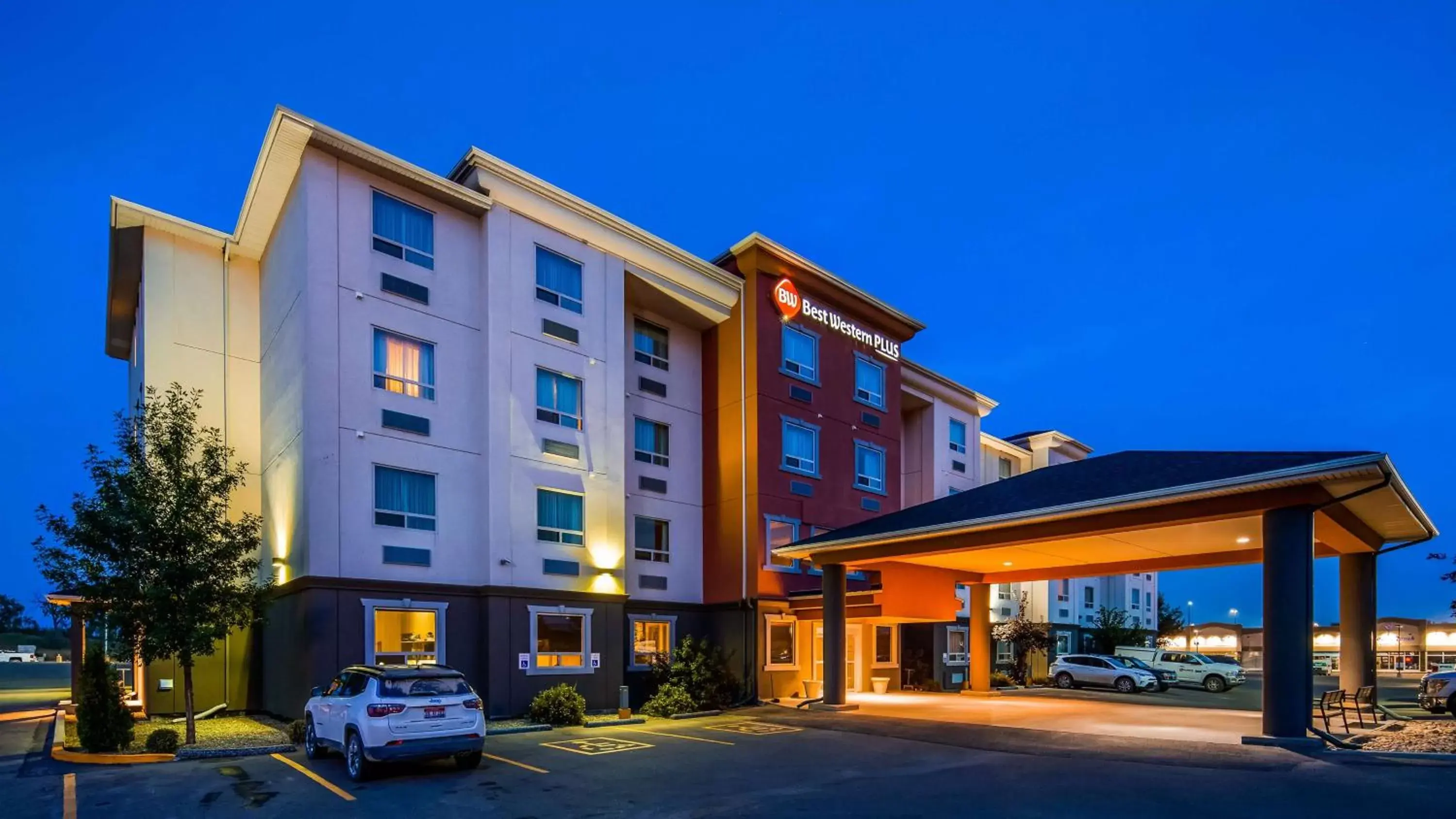 Property Building in Best Western Plus Estevan Inn & Suites