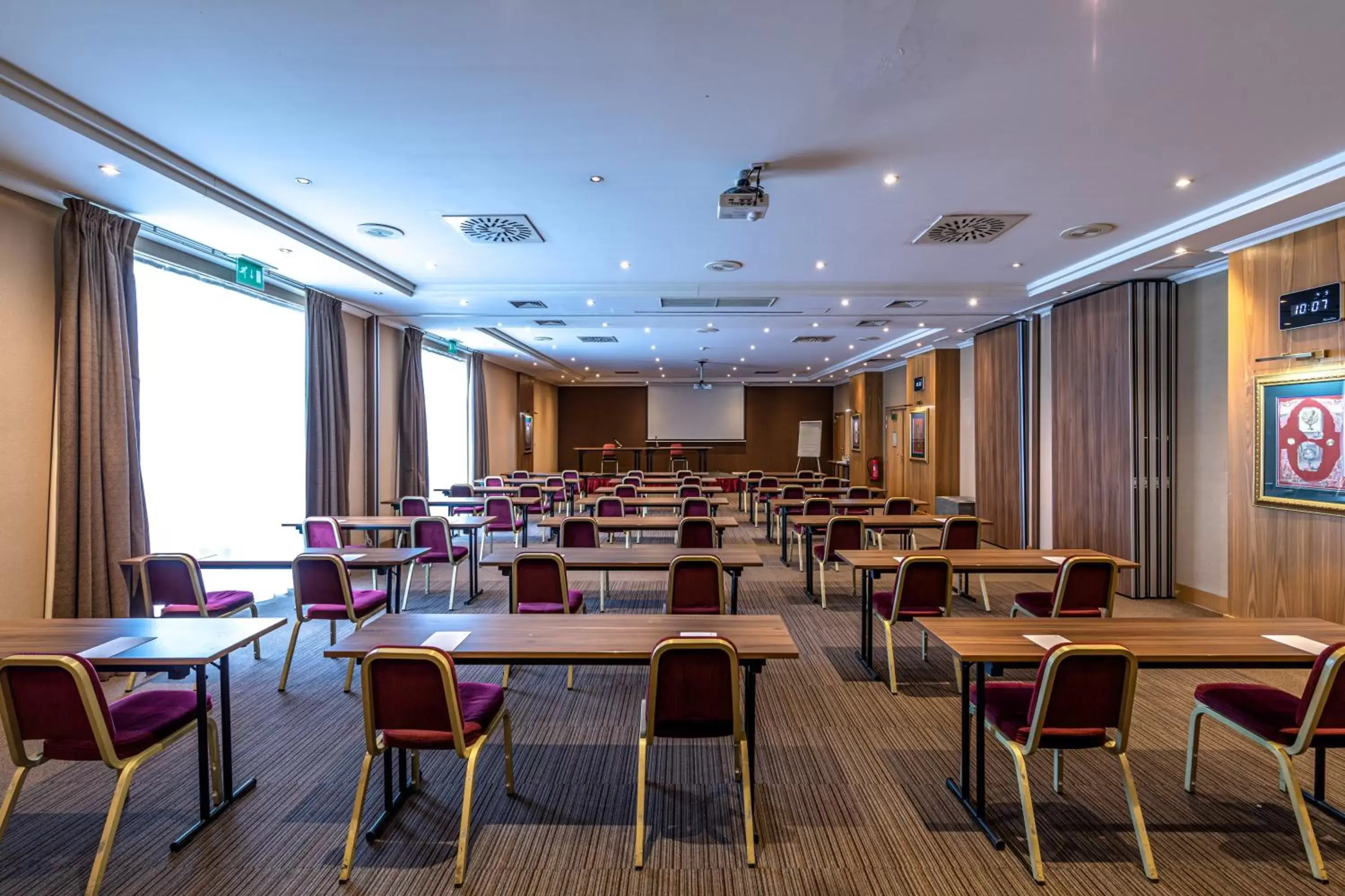 Meeting/conference room in Holiday Inn Gent Expo, an IHG Hotel