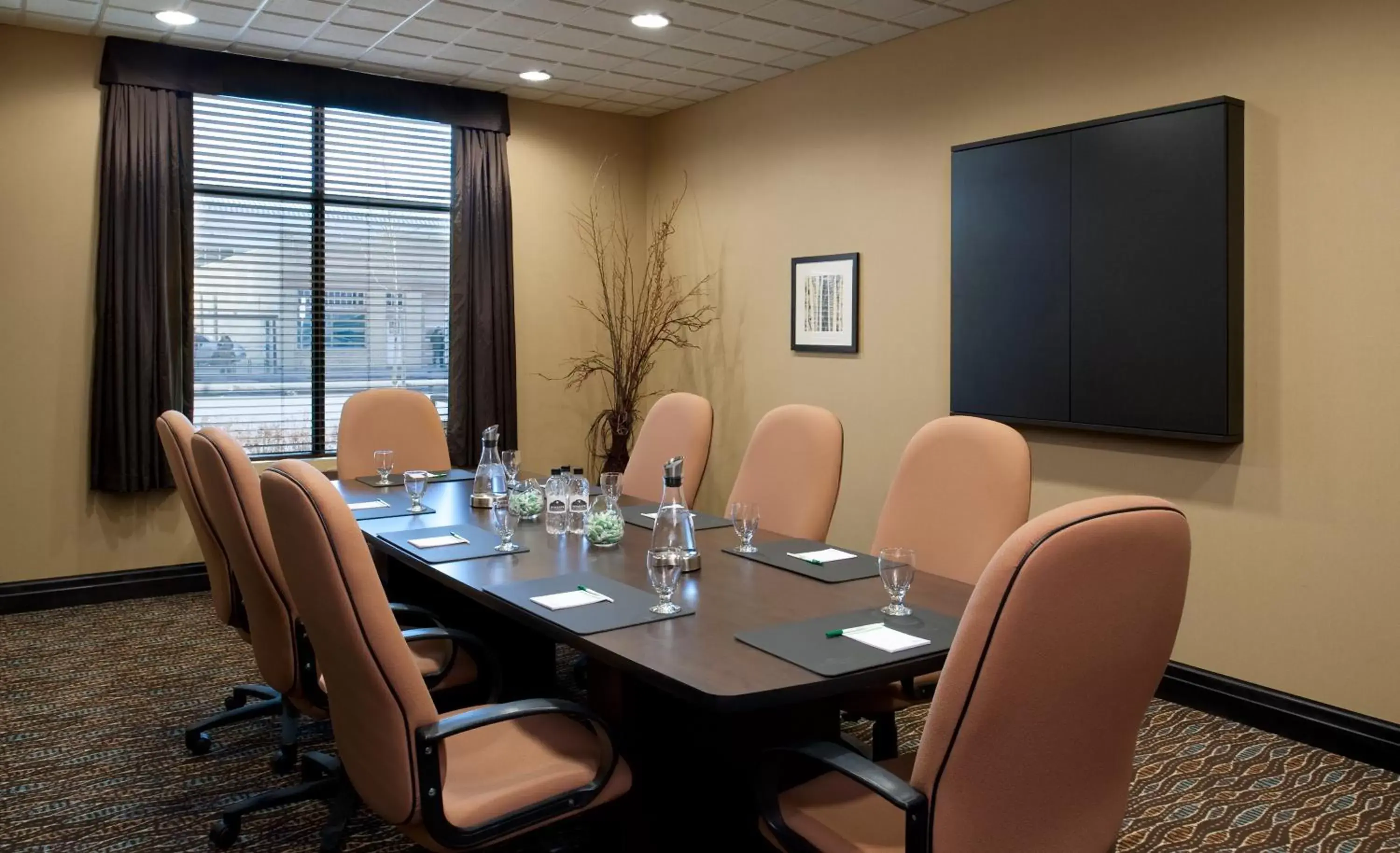 Meeting/conference room in Wingate By Wyndham Regina