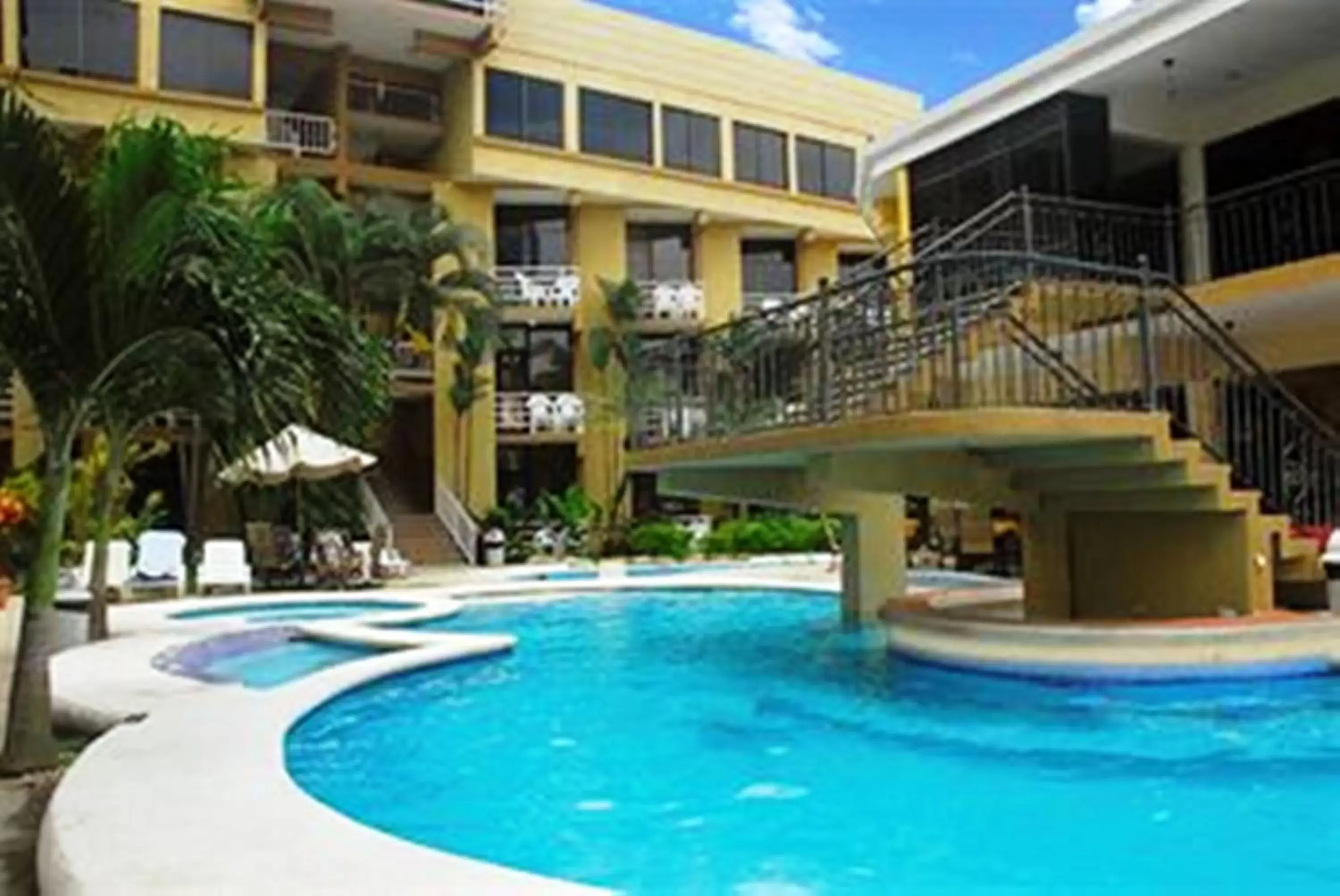 Swimming Pool in Balcon del Mar Beach Front Hotel