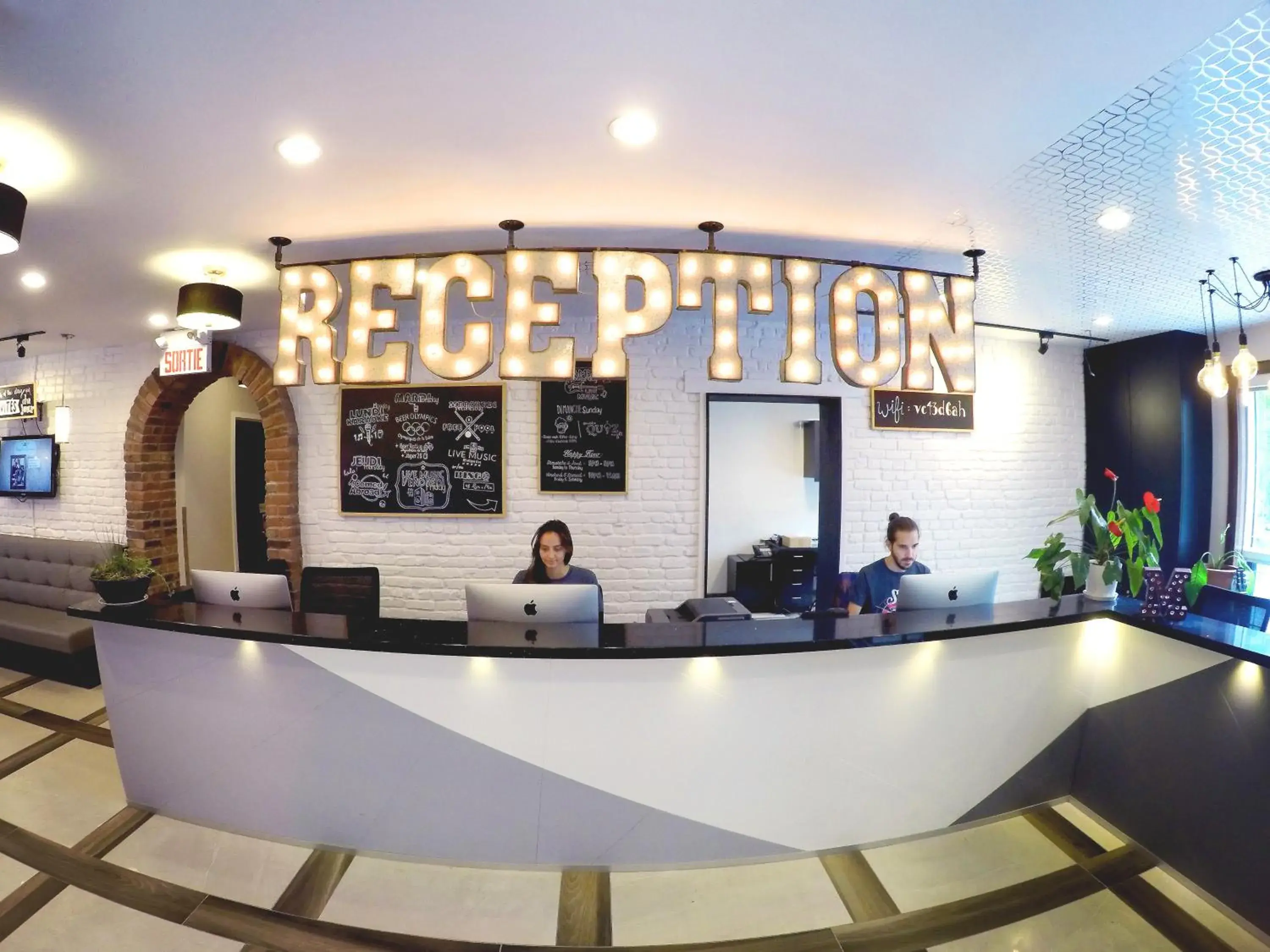 Lobby or reception, Lobby/Reception in M Montreal Hostel