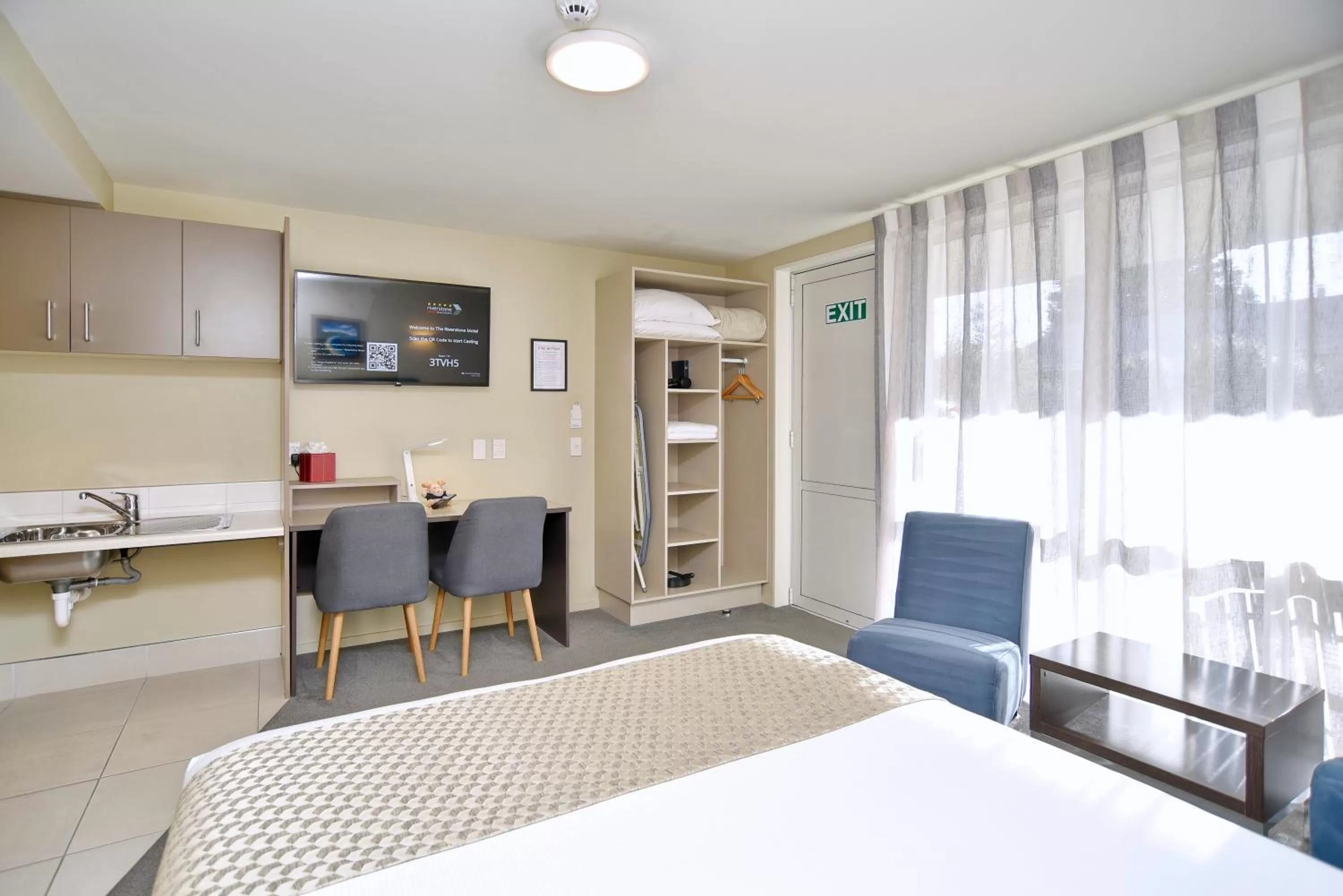 TV and multimedia, Bed in The Riverstone