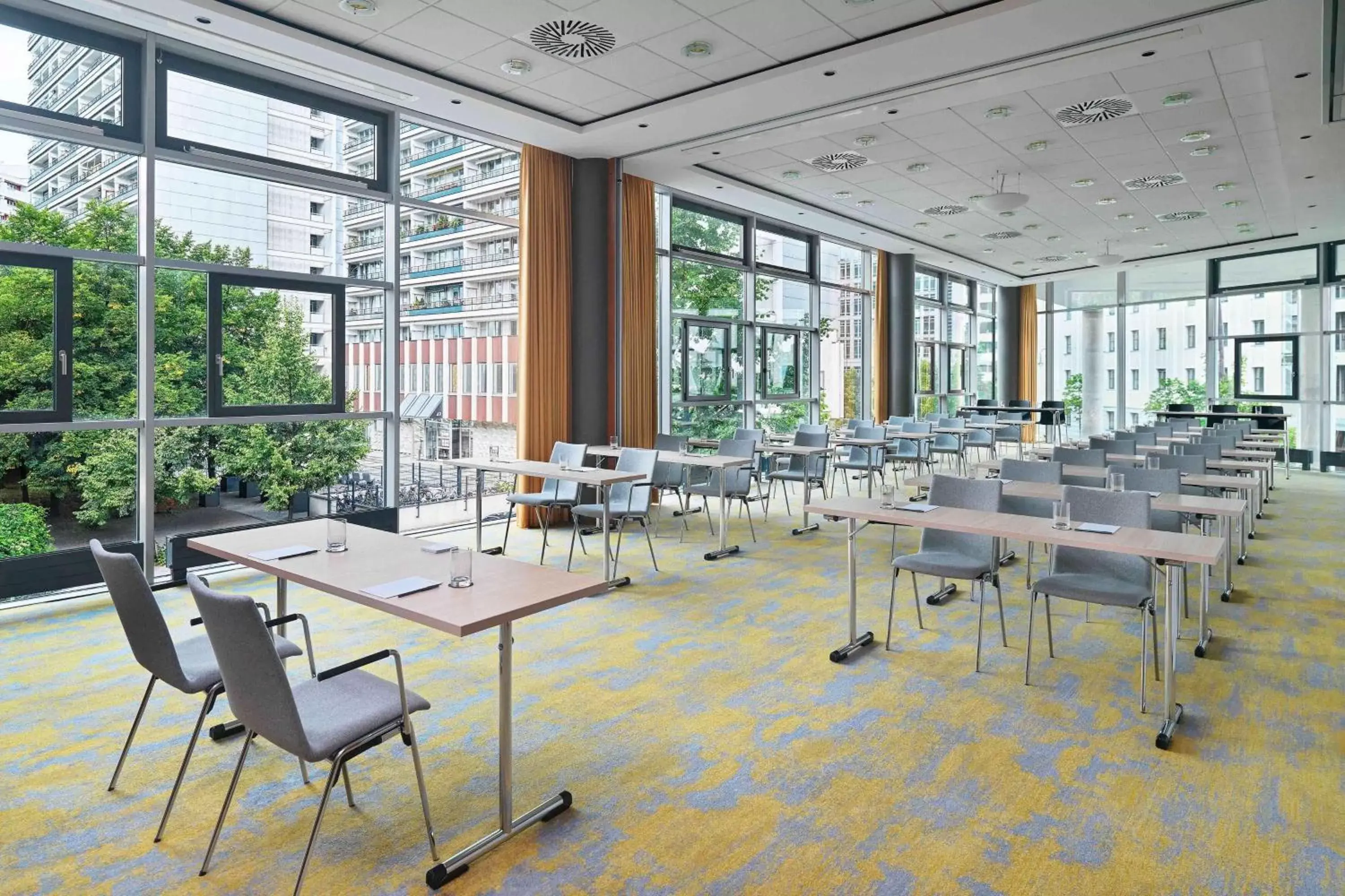 Meeting/conference room, Restaurant/Places to Eat in Courtyard by Marriott Berlin City Center