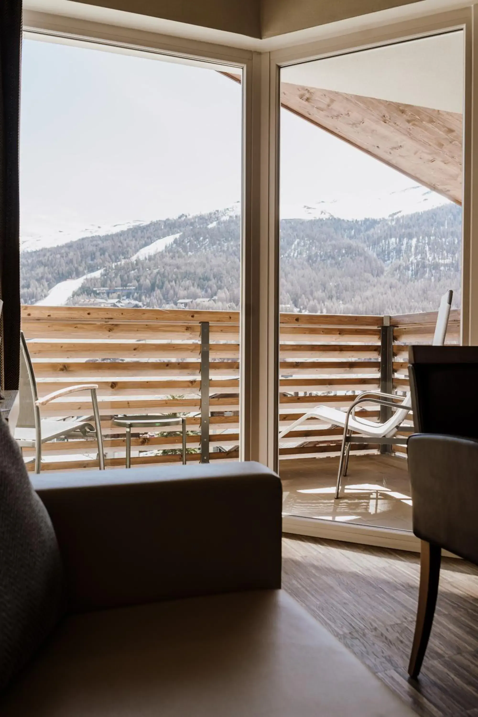 Balcony/Terrace, Mountain View in Hotel Lac Salin Spa & Mountain Resort