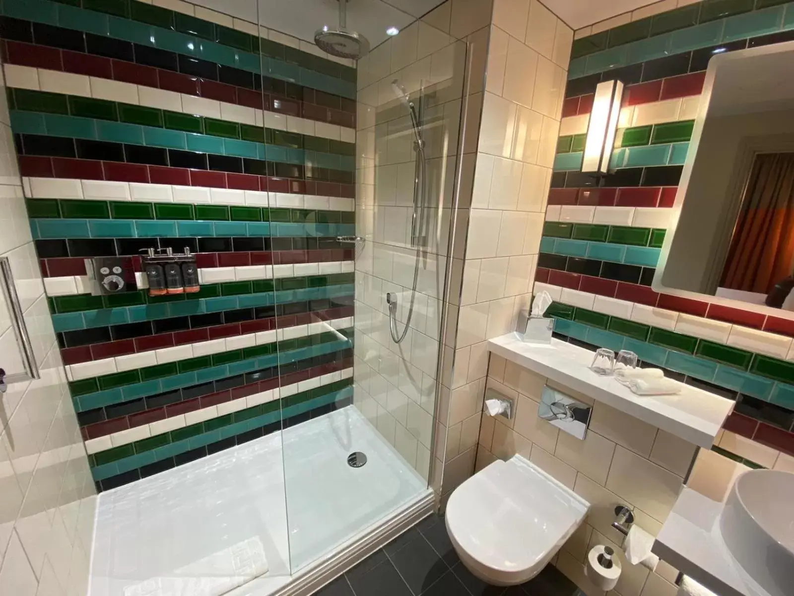 Shower, Bathroom in Hotel Indigo - Cardiff, an IHG Hotel