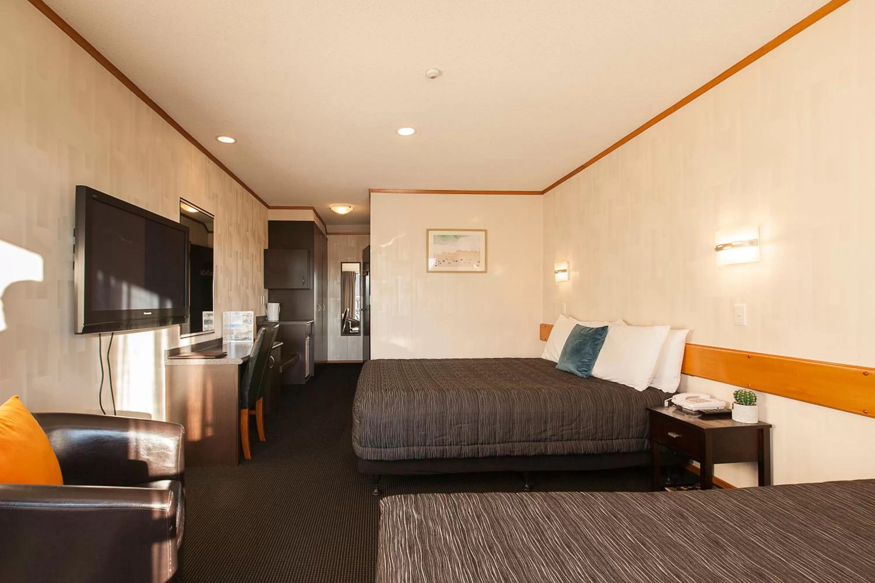 Photo of the whole room, Bed in Lakeland Resort Taupo