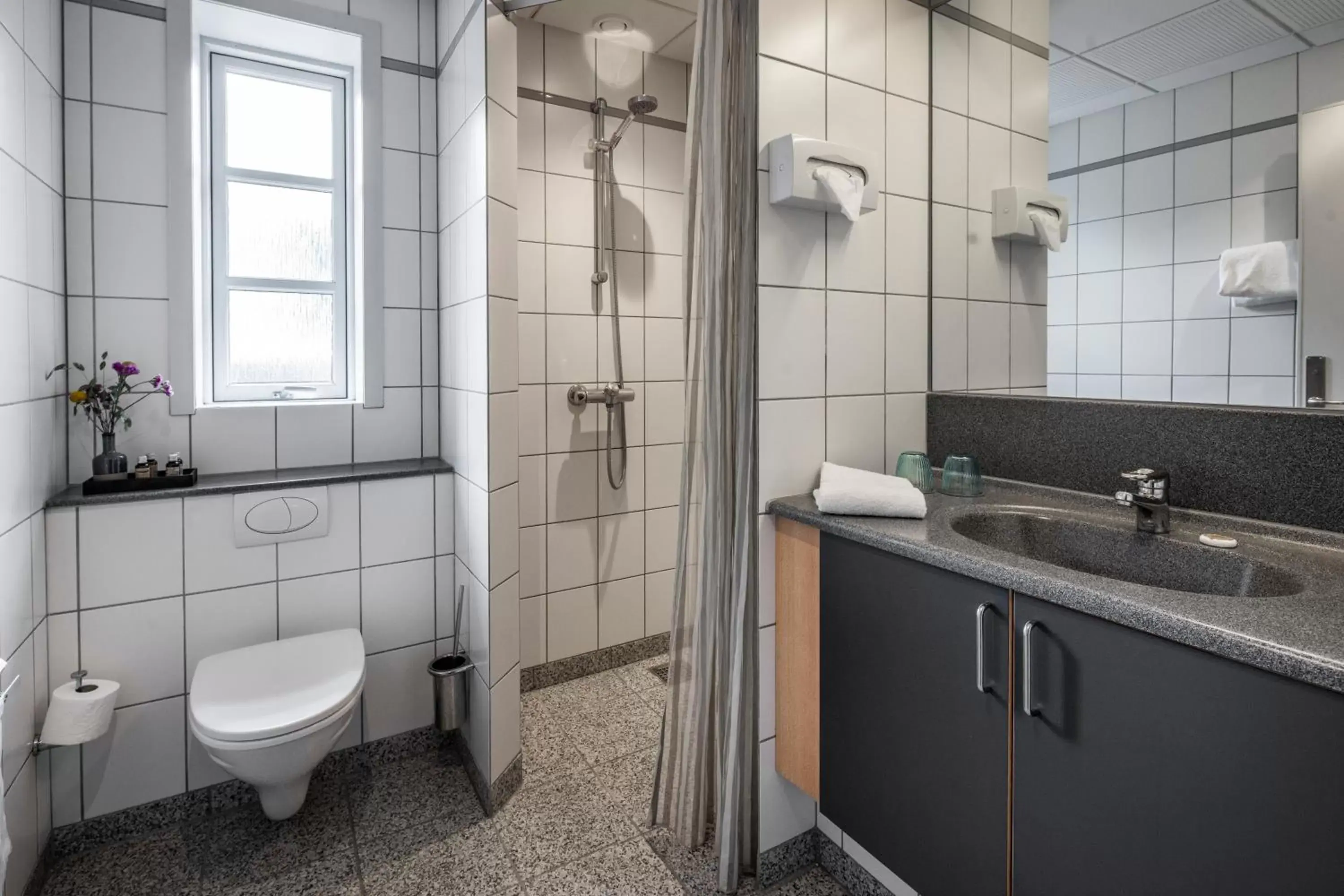 Shower, Bathroom in The Lodge Billund
