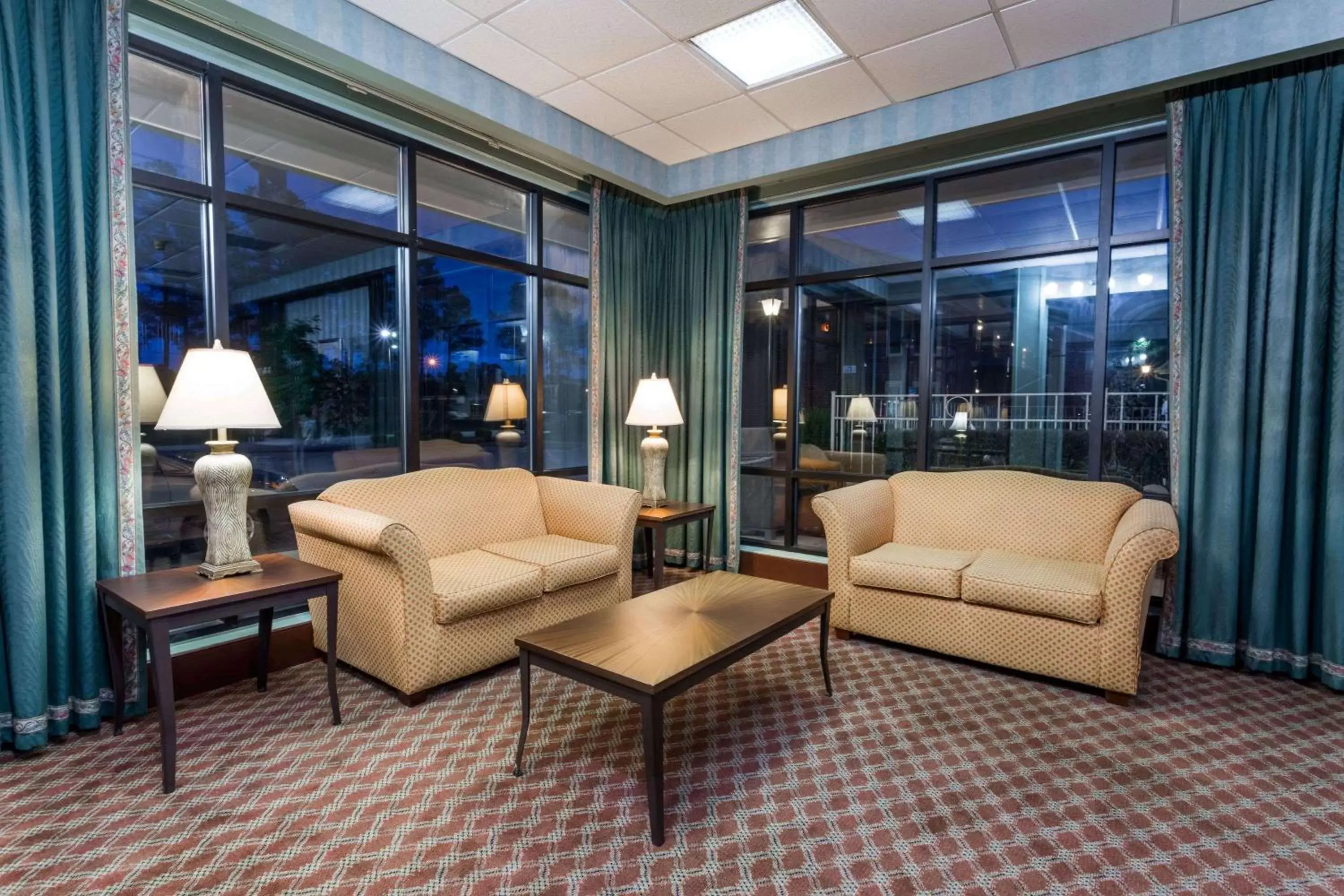 Lobby or reception, Seating Area in Days Inn by Wyndham Petersburg/South Fort Lee