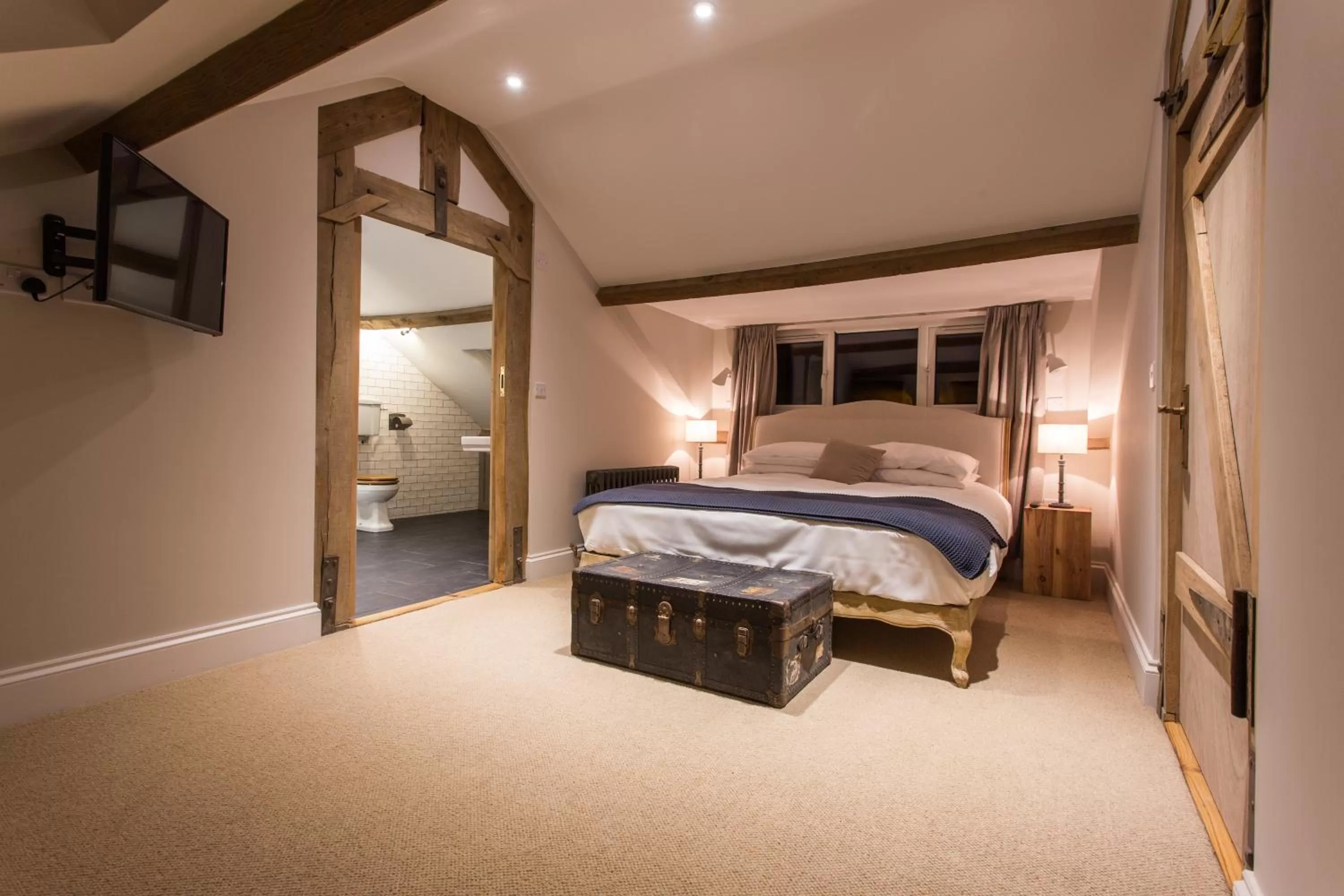 Photo of the whole room, Bed in The Redan Inn