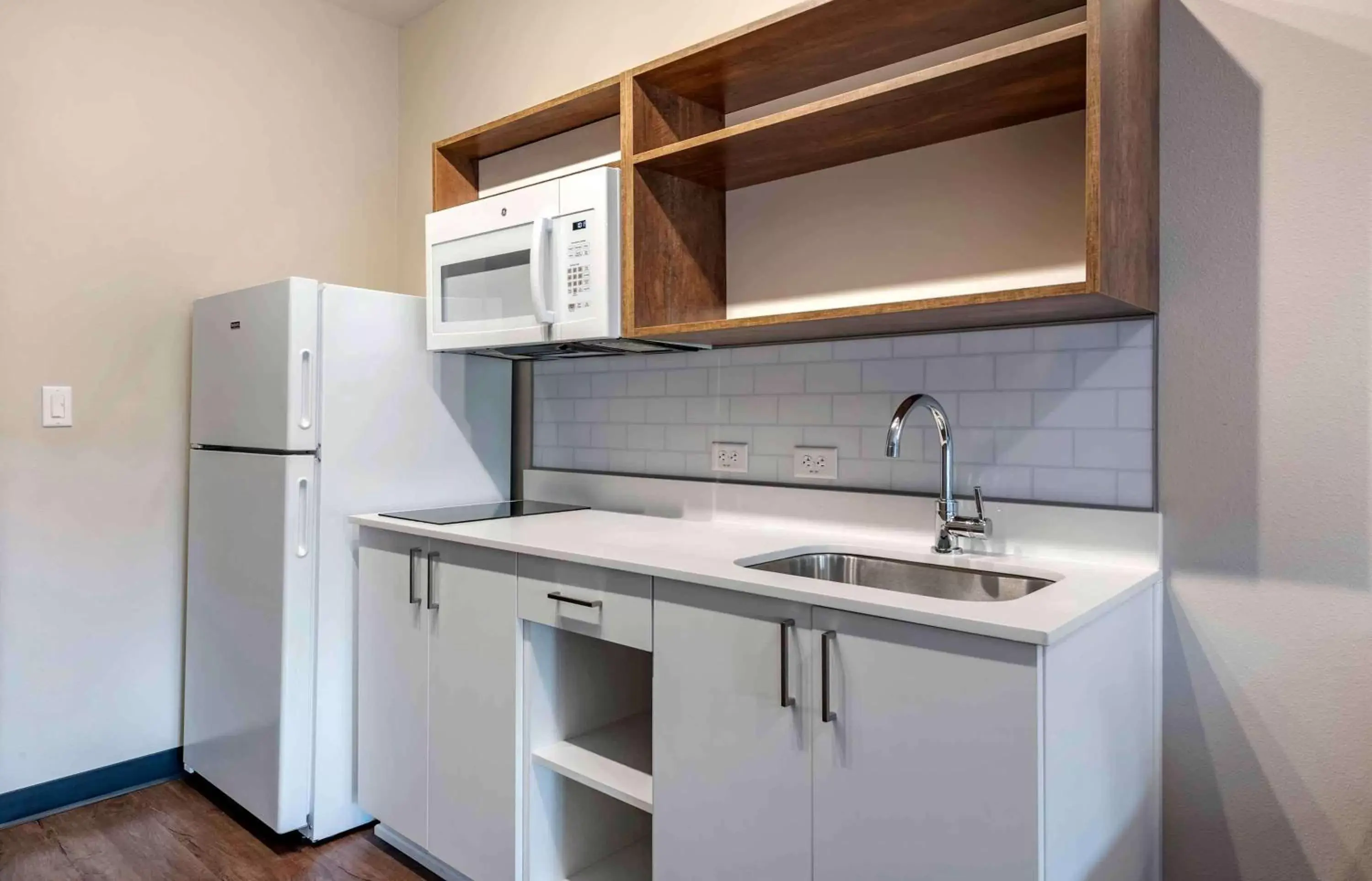 Bedroom, Kitchen/Kitchenette in Extended Stay America Premier Suites - Titusville - Space Center