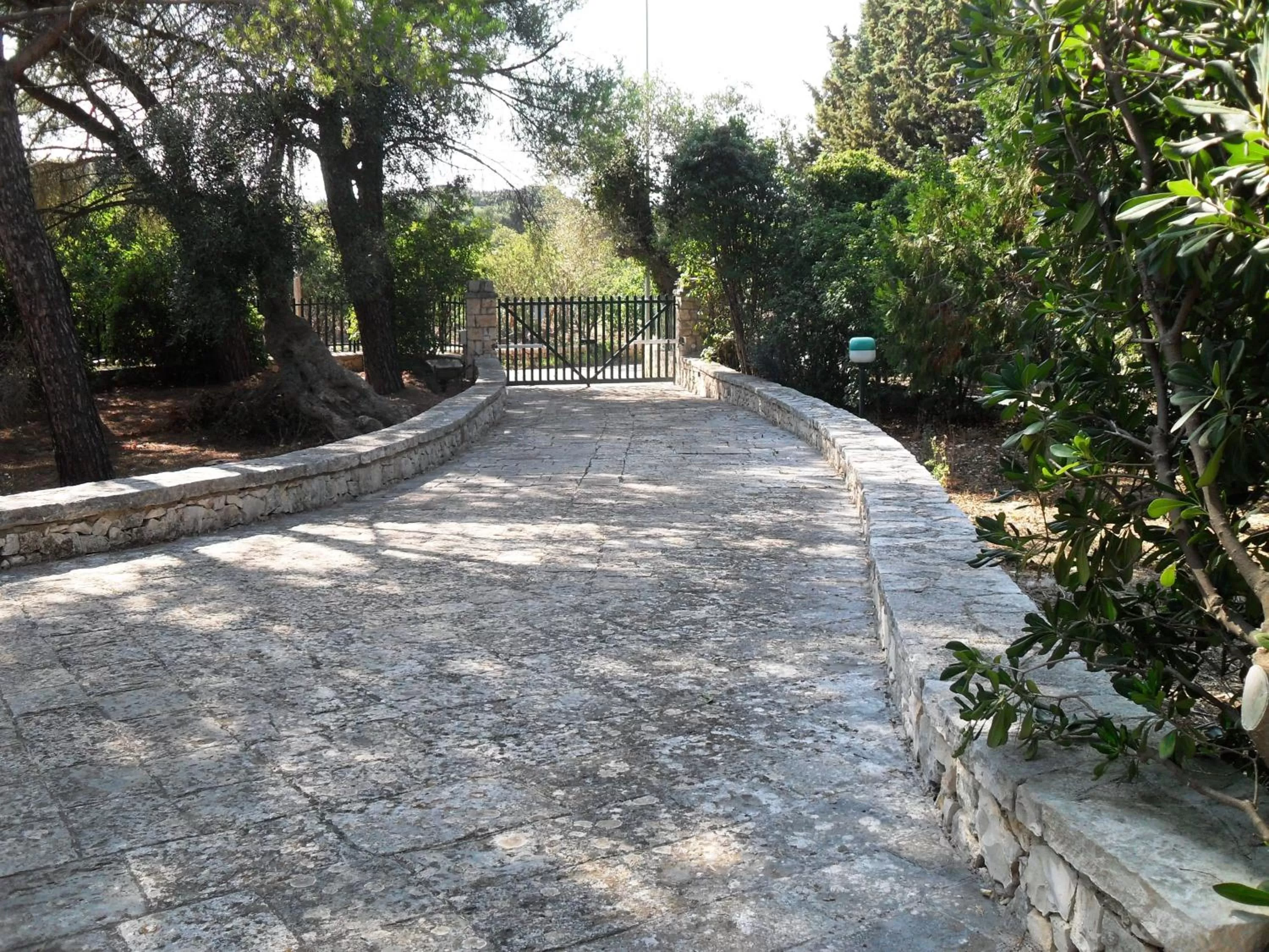 Facade/entrance in i gù books & rooms