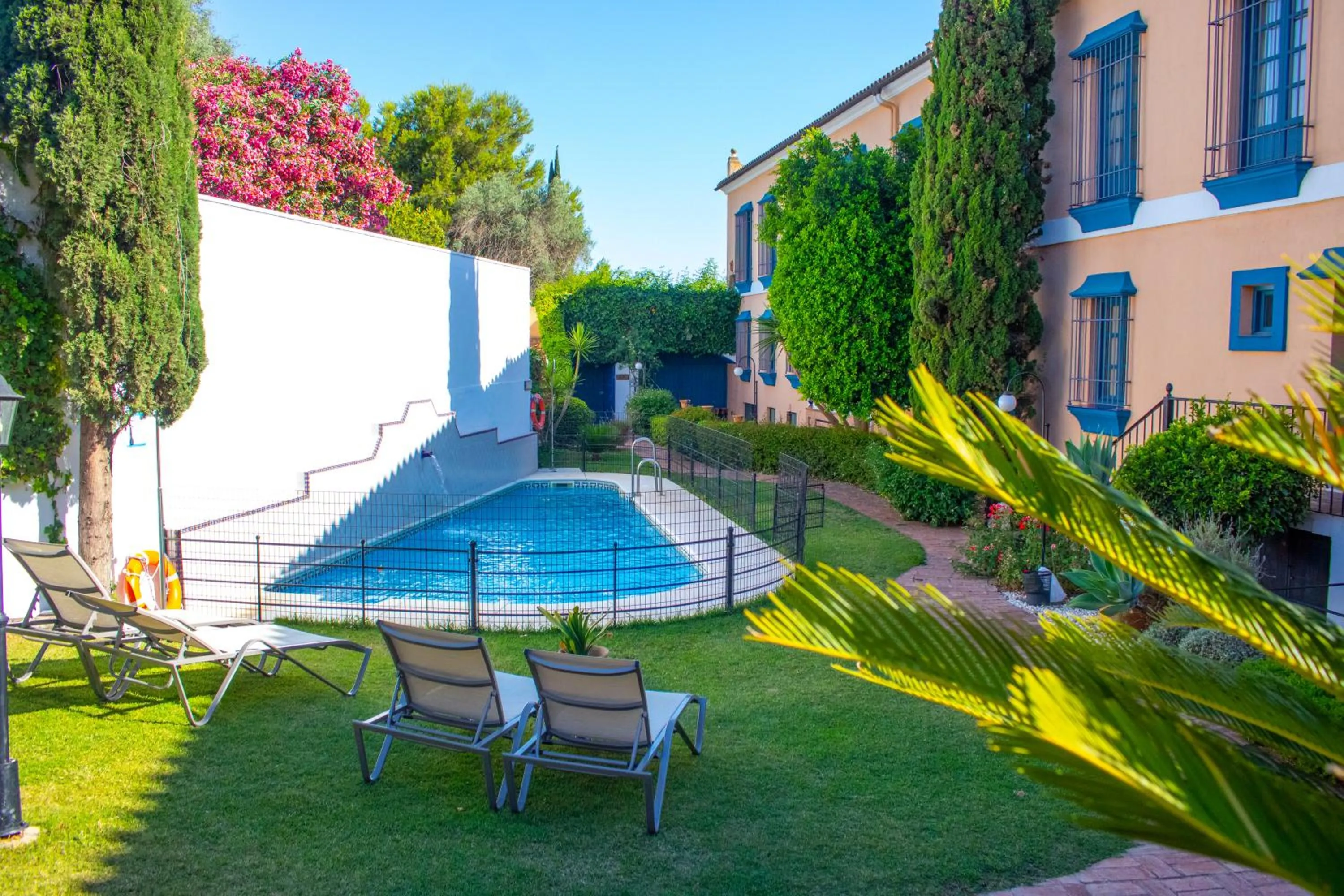 Swimming pool in YIT Vereda Real