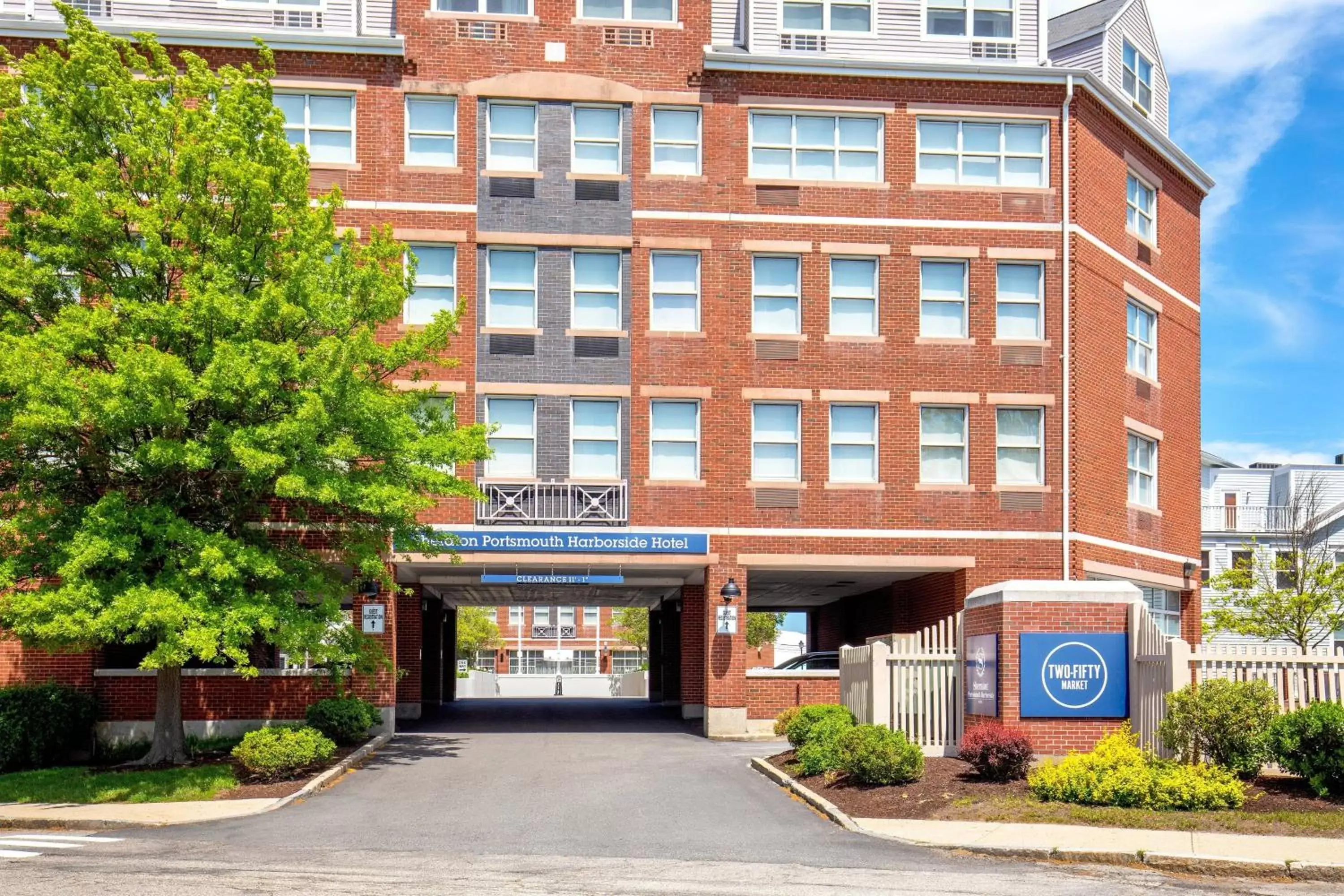 Property Building in Sheraton Portsmouth Harborside Hotel