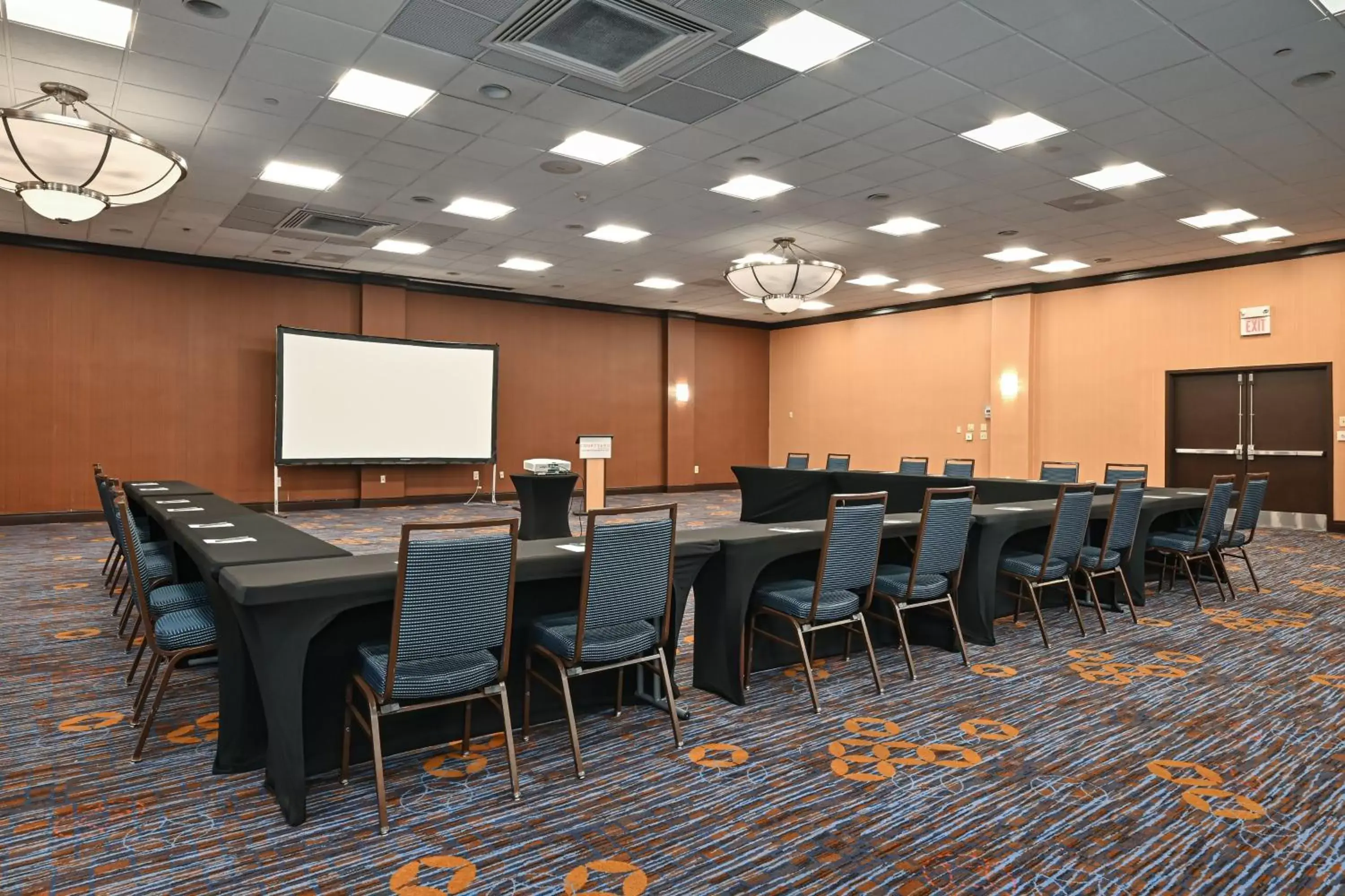 Meeting/conference room in Courtyard Columbia Downtown at USC