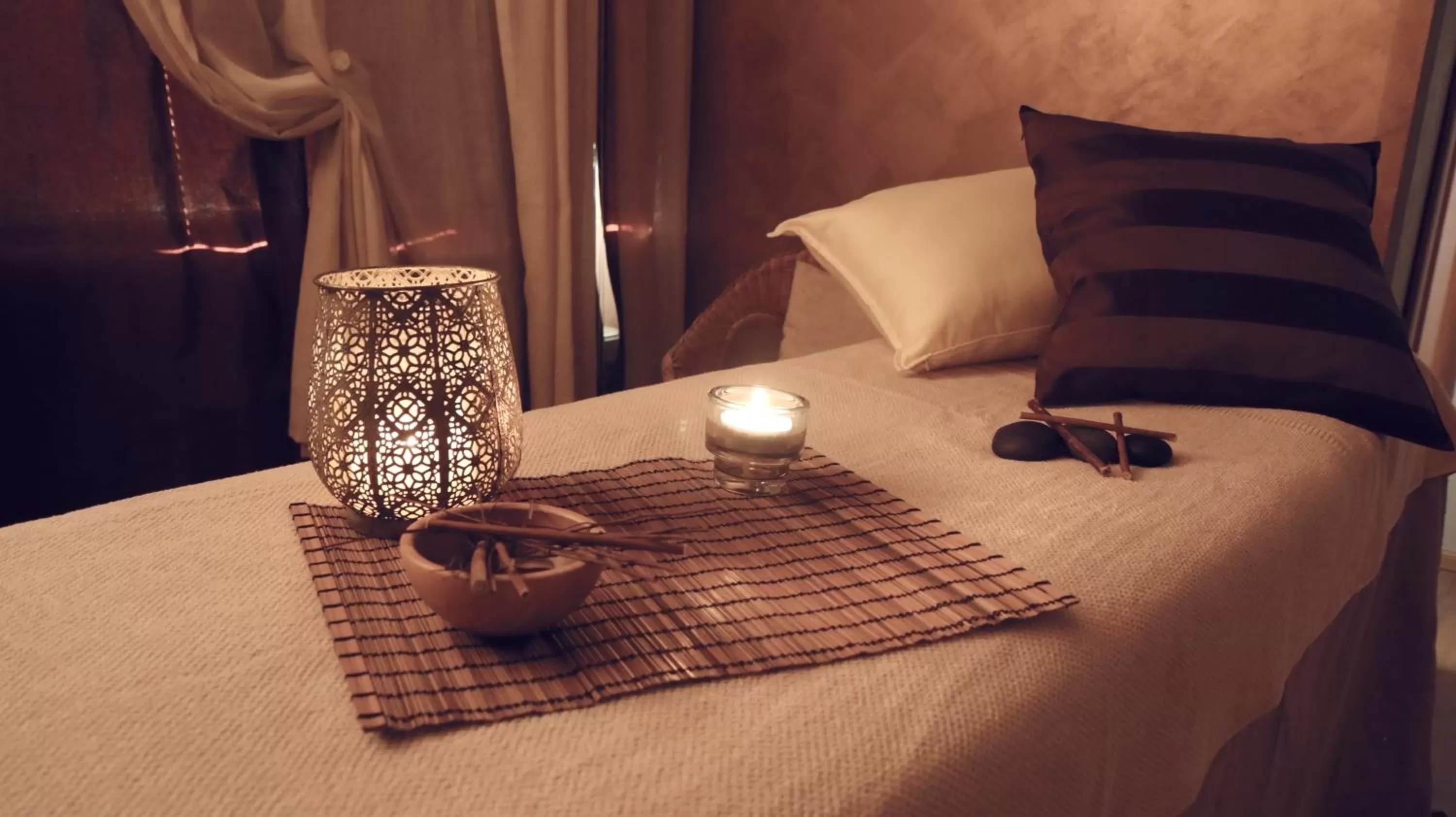 Massage, Bed in Hotel Sina Astor