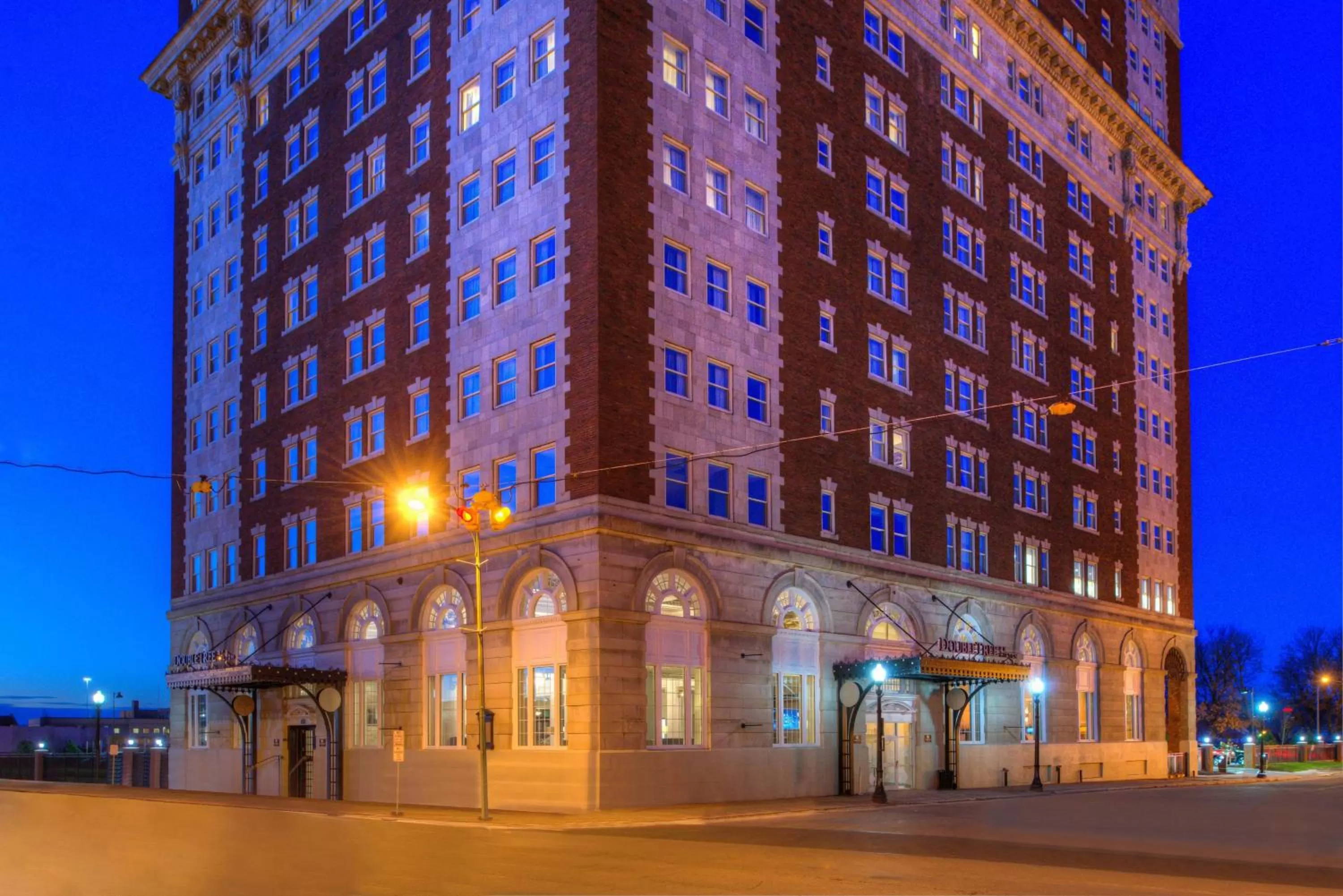 Property building in DoubleTree by Hilton Utica