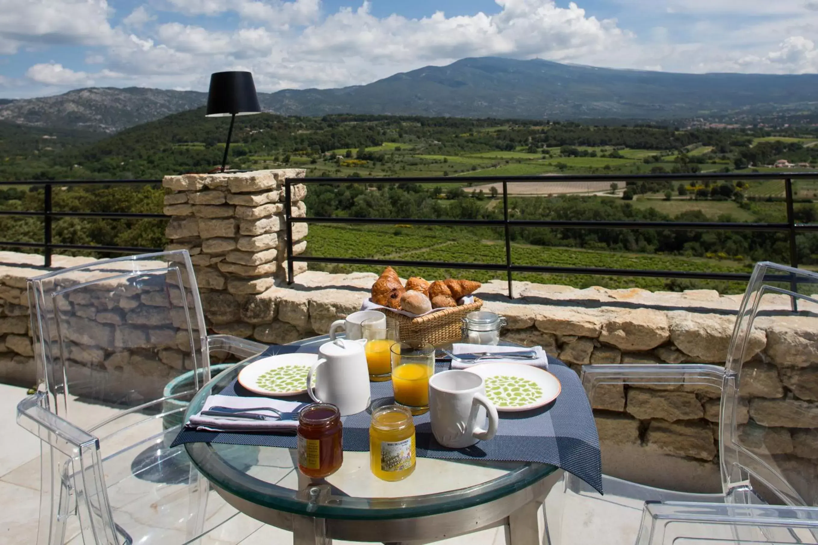 Balcony/Terrace in Hôtel La Maison de Crillon