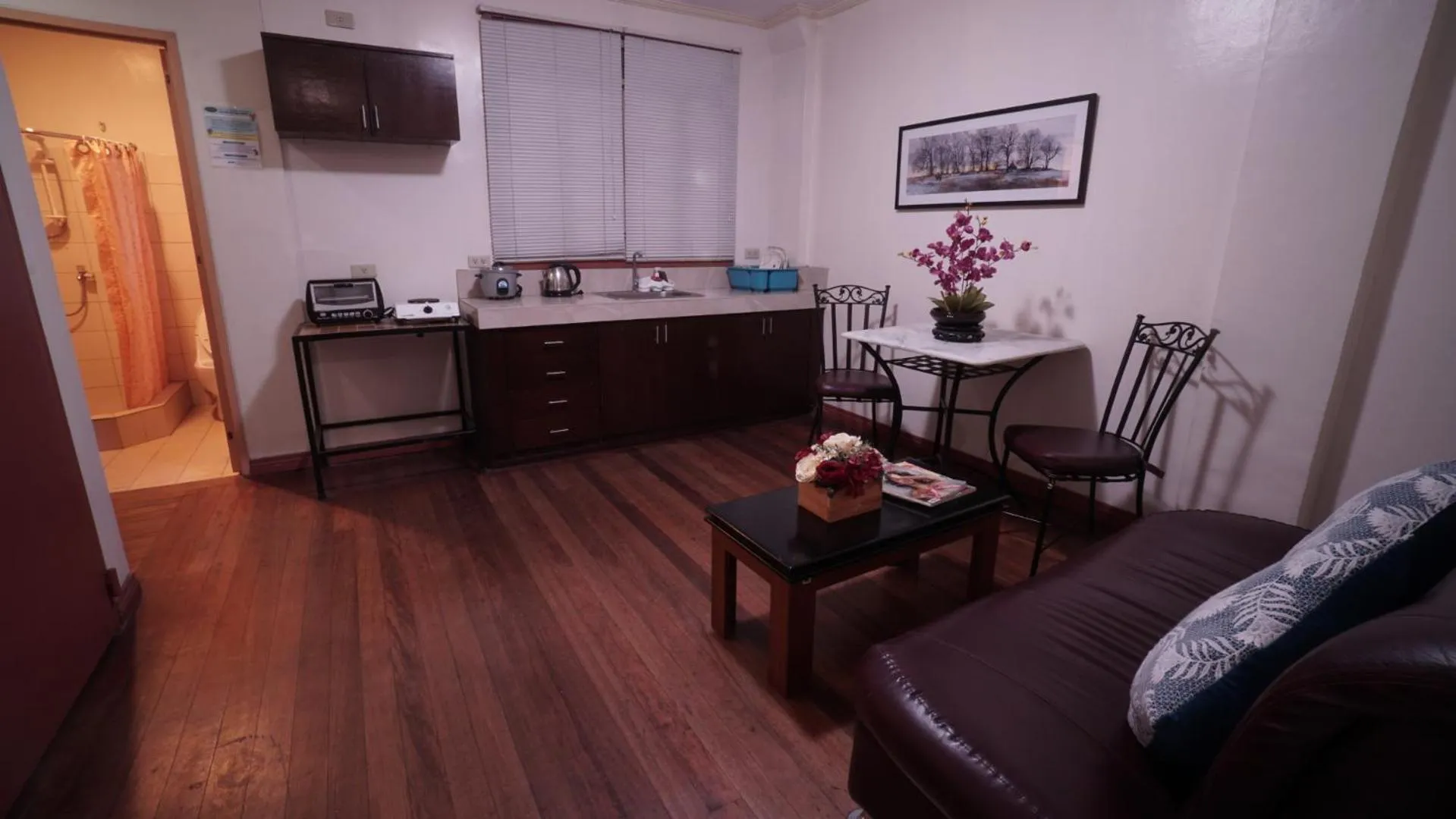 Kitchen or kitchenette in 1775 Adriatico Suites