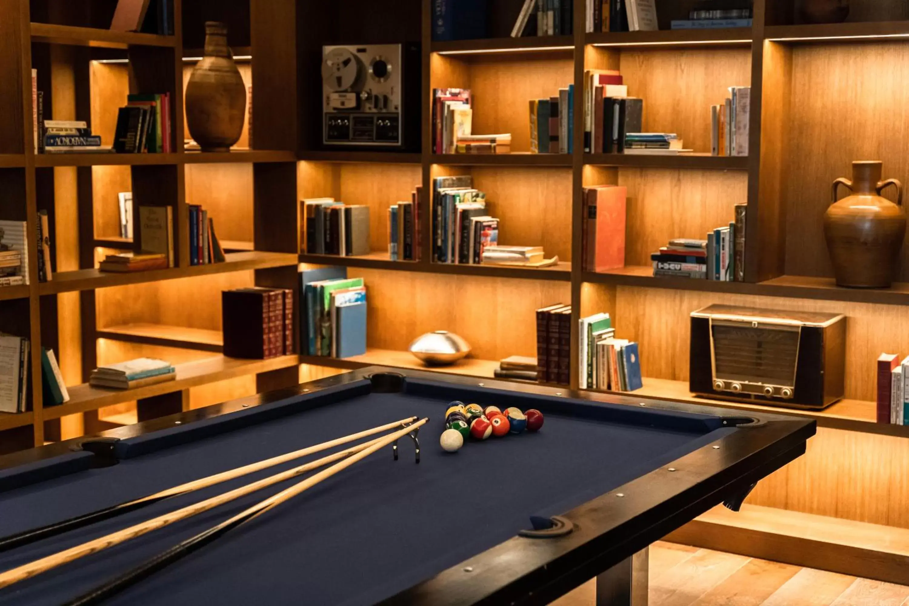 Lounge or bar, Billiards in Hotel Maribel