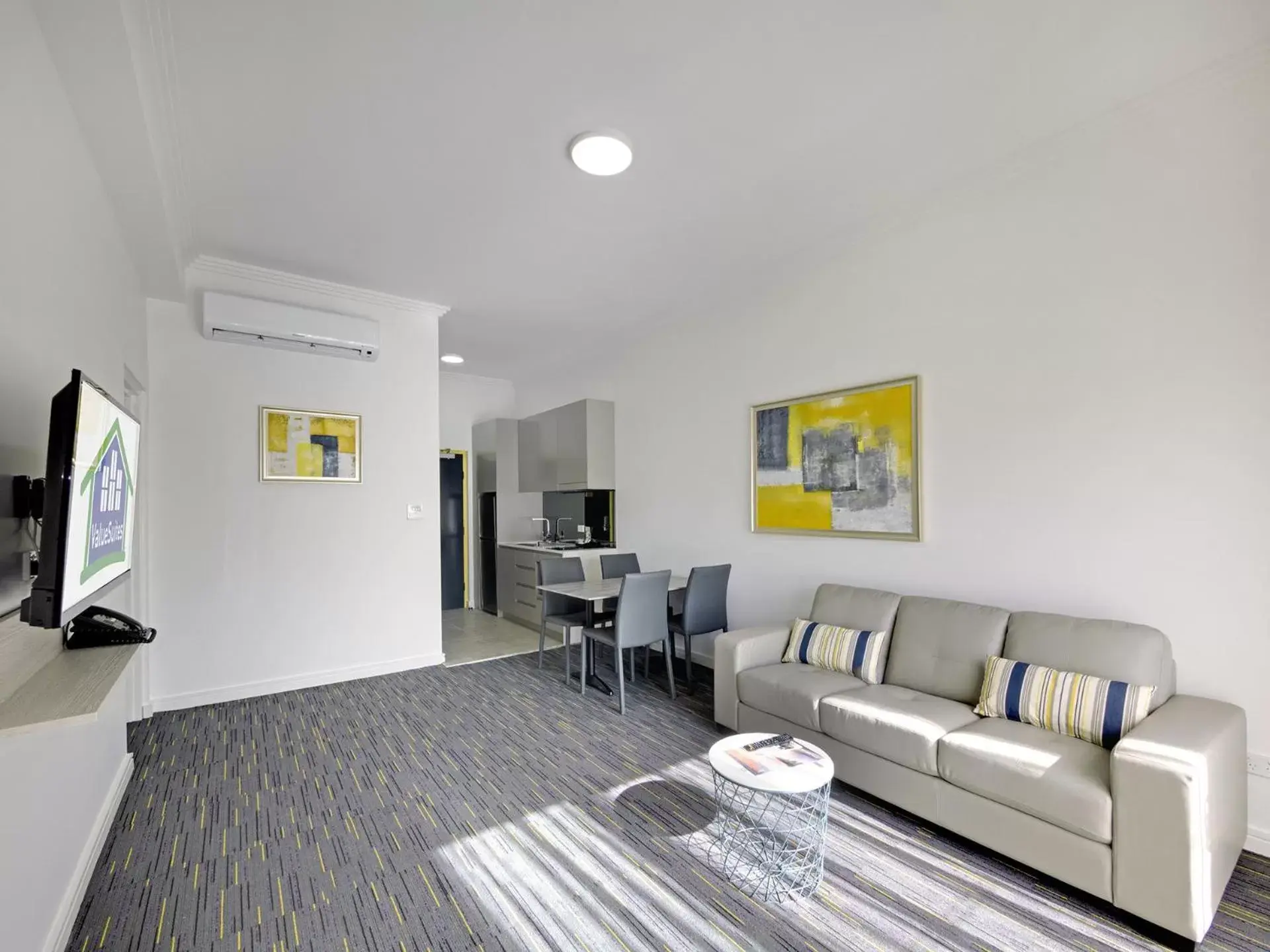 Living room, Seating Area in Value Suites Penrith