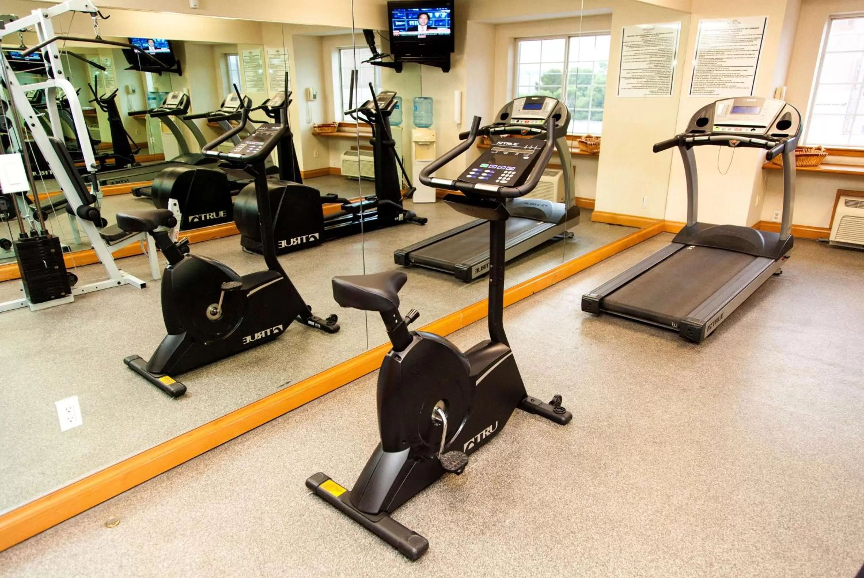 Fitness centre/facilities in Microtel Inn & Suites by Wyndham Chihuahua
