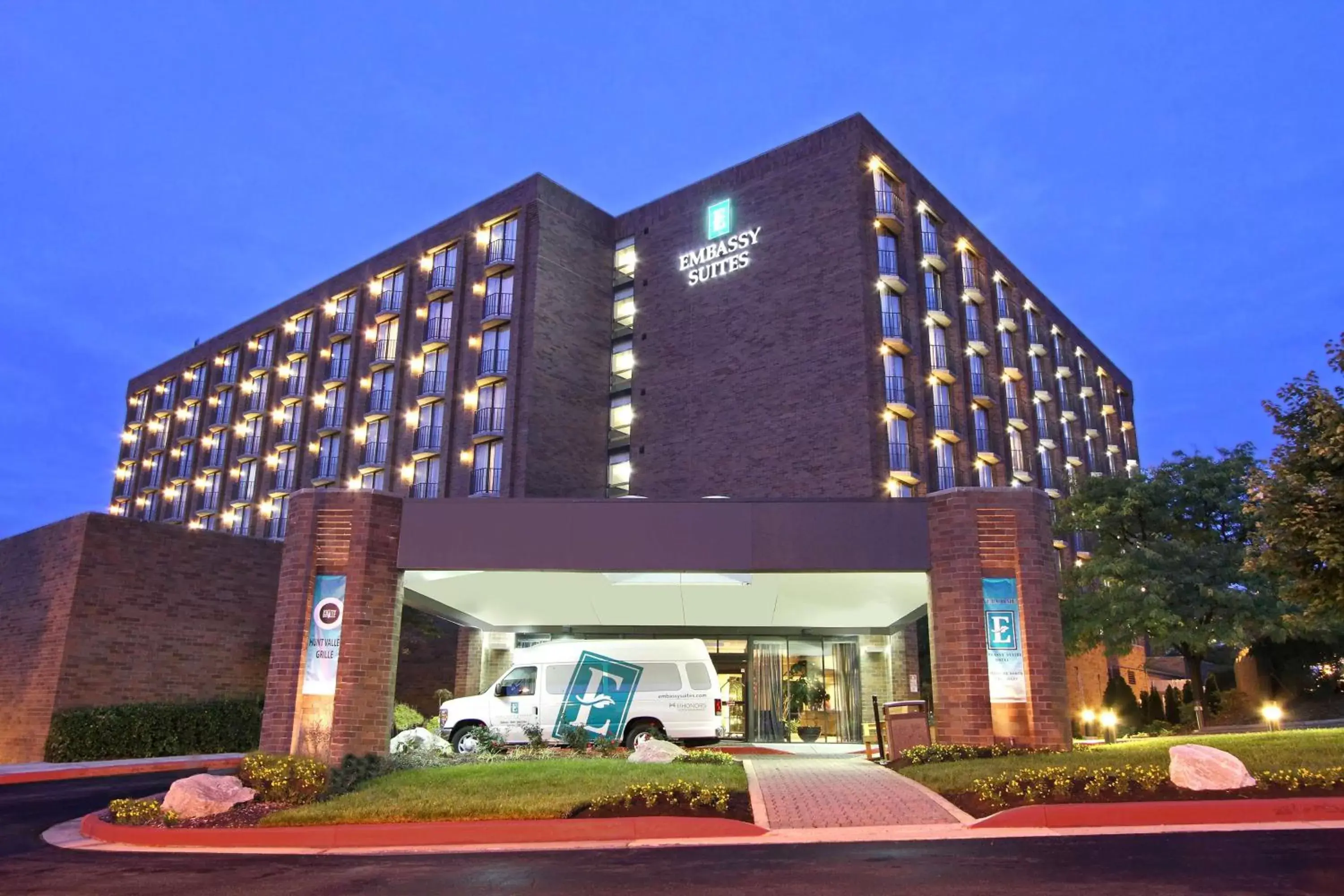 Property Building in Embassy Suites Baltimore - North/Hunt Valley