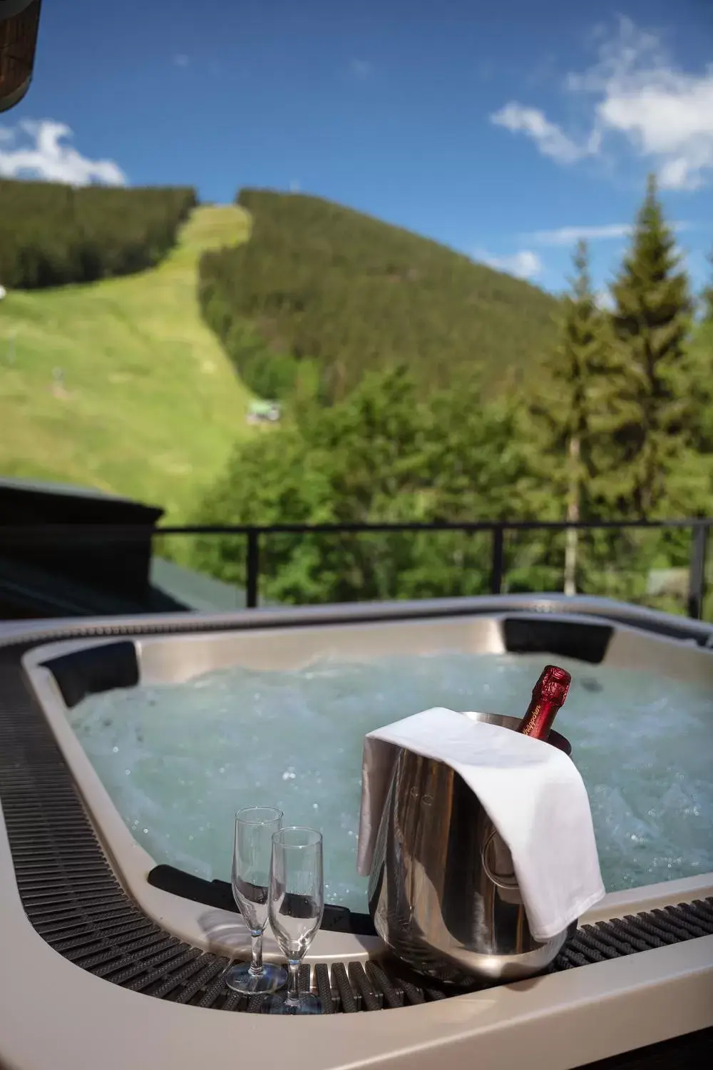 Hot Tub, Swimming Pool in Pytloun Wellness Hotel Harrachov