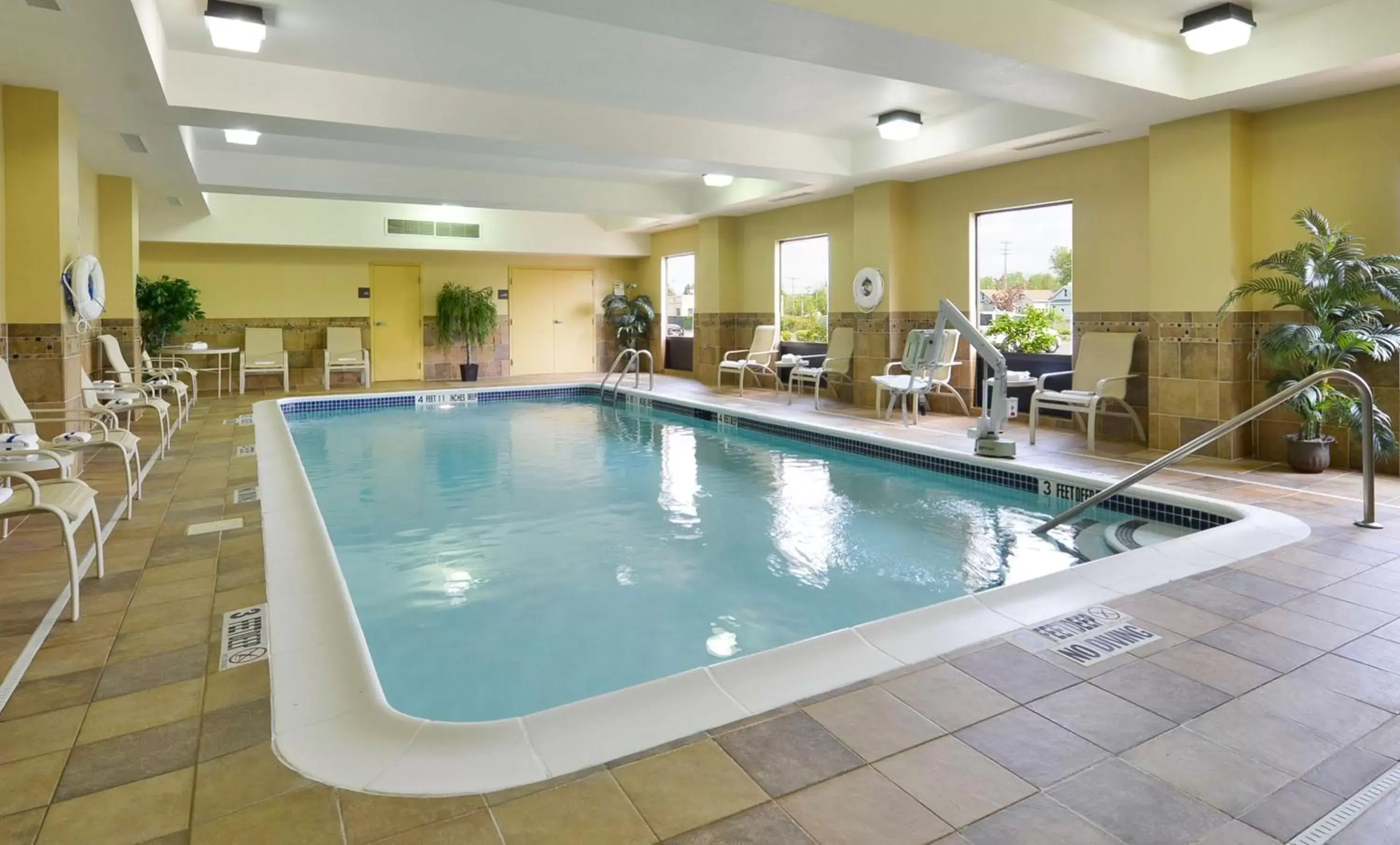 Pool view, Swimming Pool in Hampton Inn Utica