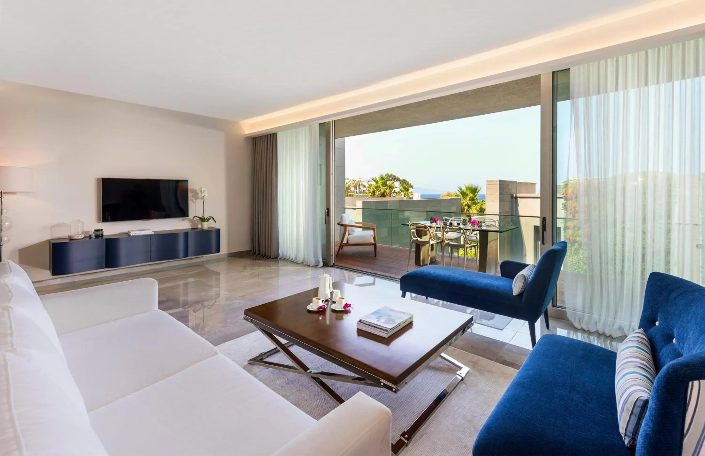 Living room, Seating Area in Swissôtel Resort Bodrum Beach