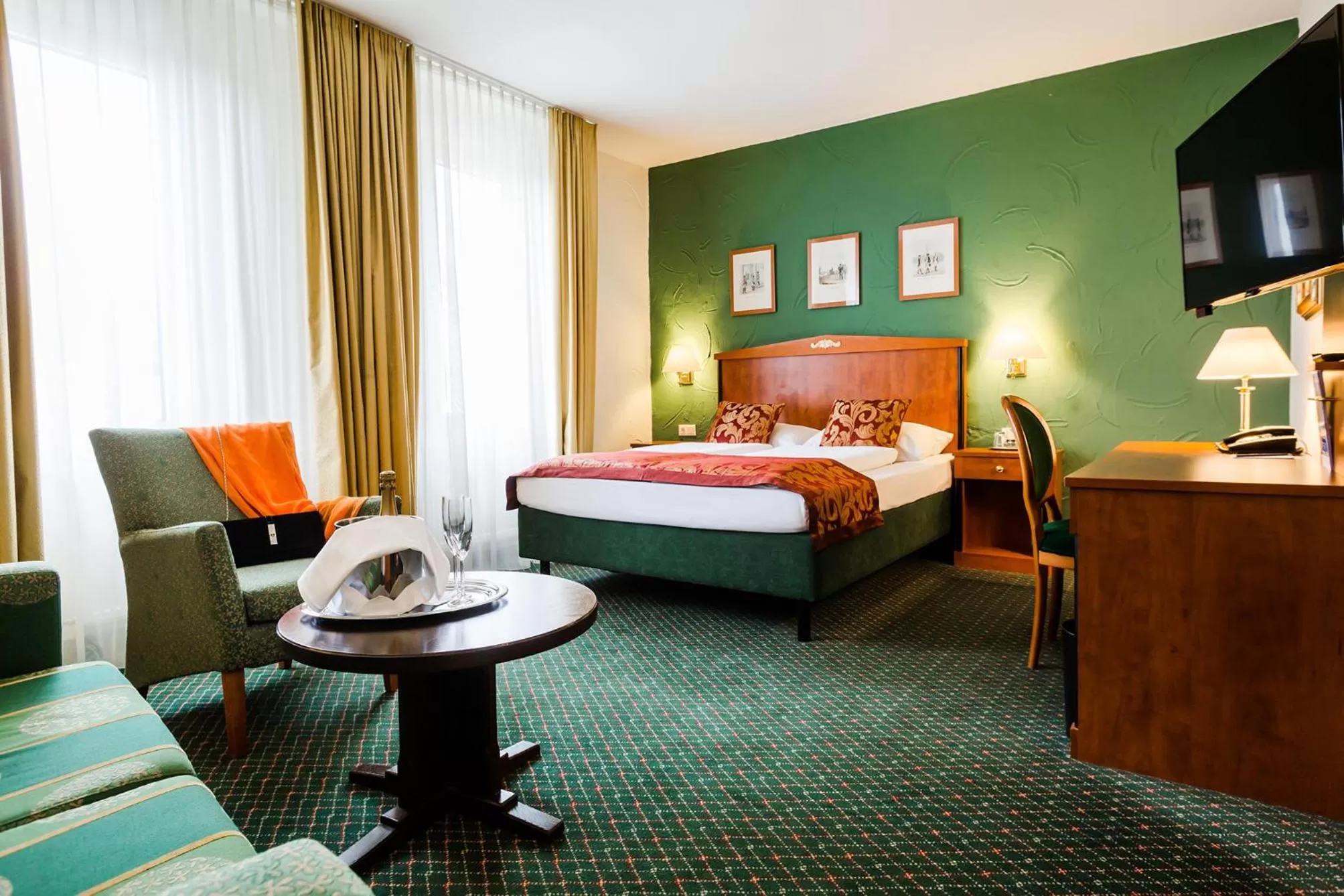 Photo of the whole room, Bed in Parkhotel Krone