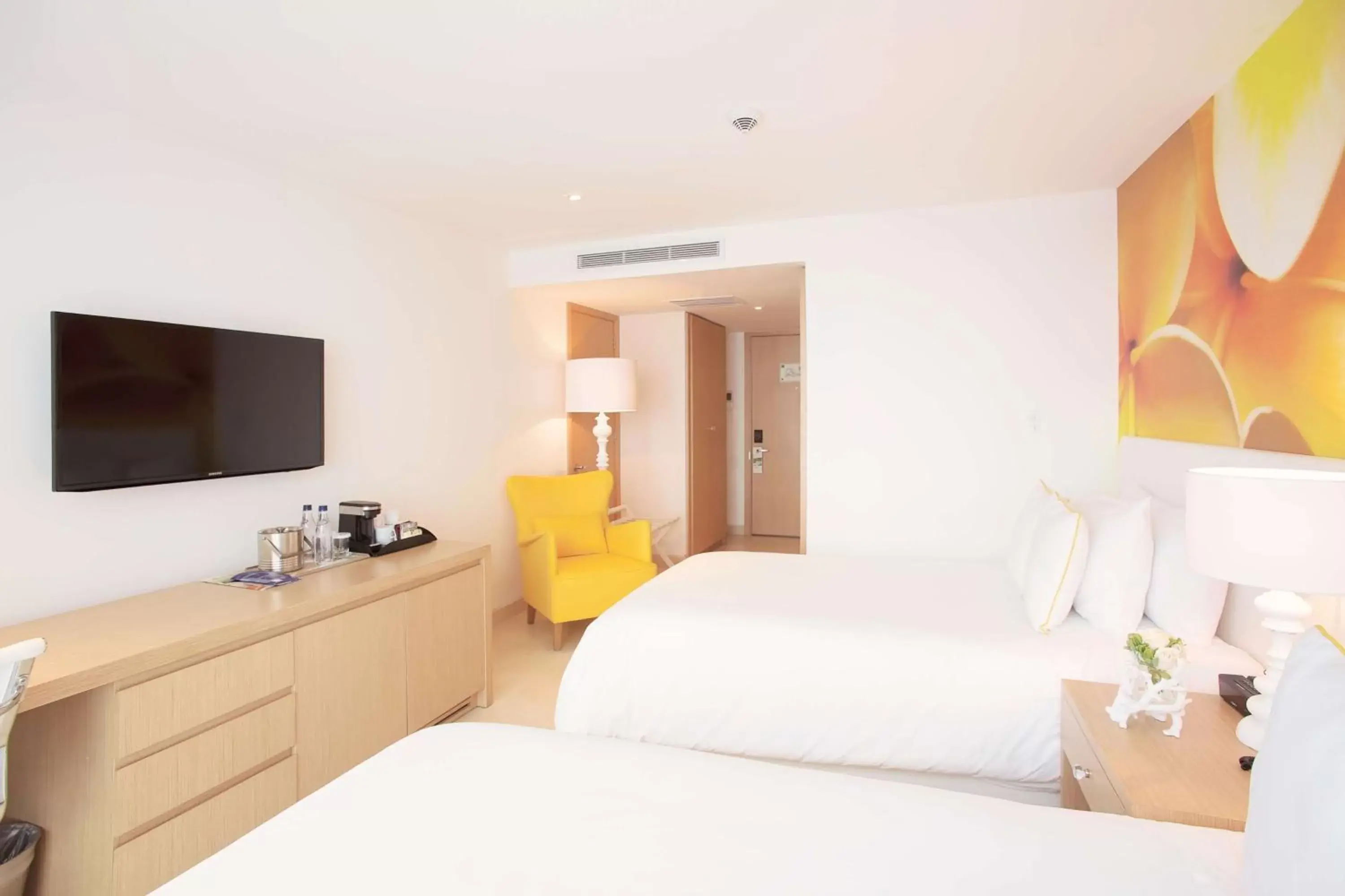 Photo of the whole room, Bed in Radisson Cartagena Ocean Pavillion Hotel