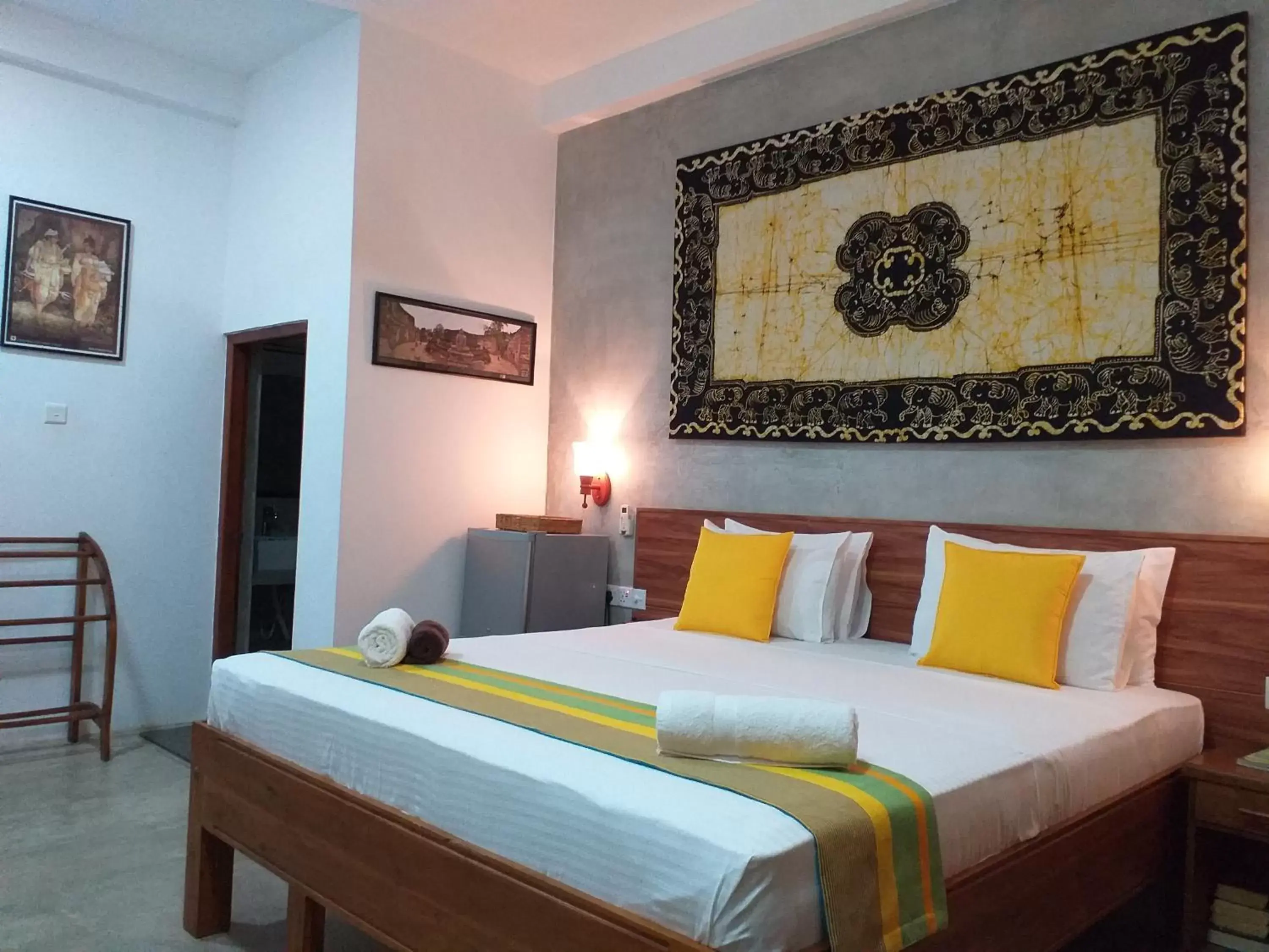 Deluxe Double with Garden & Canal View - single occupancy in Green Wood Villa Negombo Deluxe Double with Garden & Canal View - single occupancy in Green Wood Villa Negombo