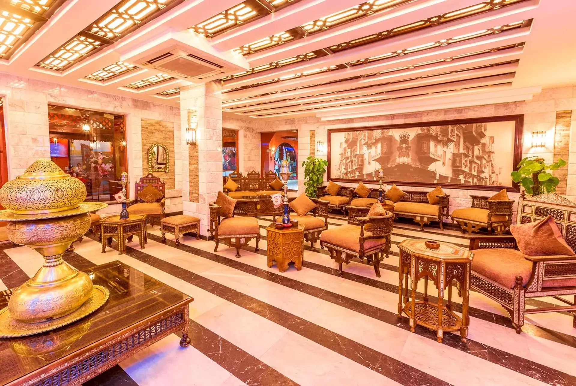 Lounge or bar in Pickalbatros Alf Leila Wa Leila Resort - Neverland Hurghada