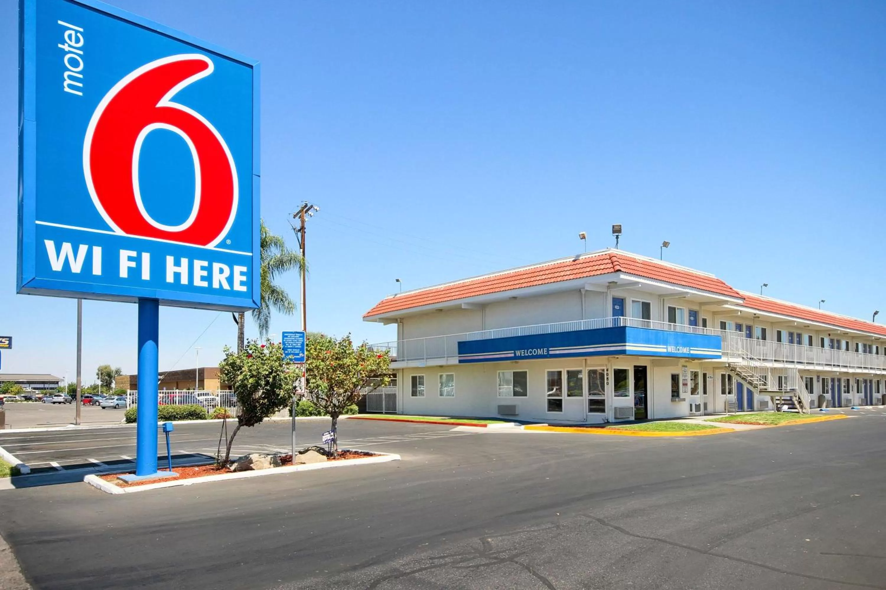 Property building in Motel 6-Fresno, CA - Blackstone South