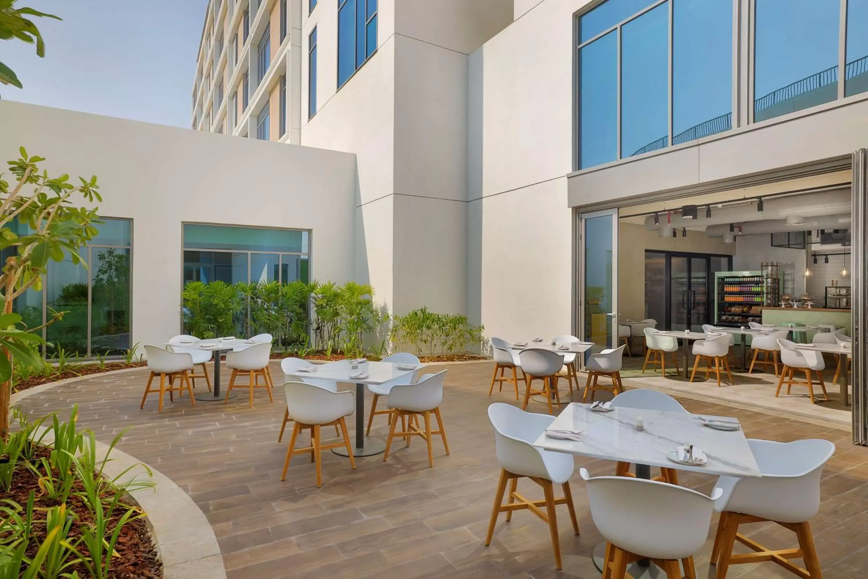 Dining area, Restaurant/Places to Eat in Doubletree By Hilton Abu Dhabi Yas Island Residences