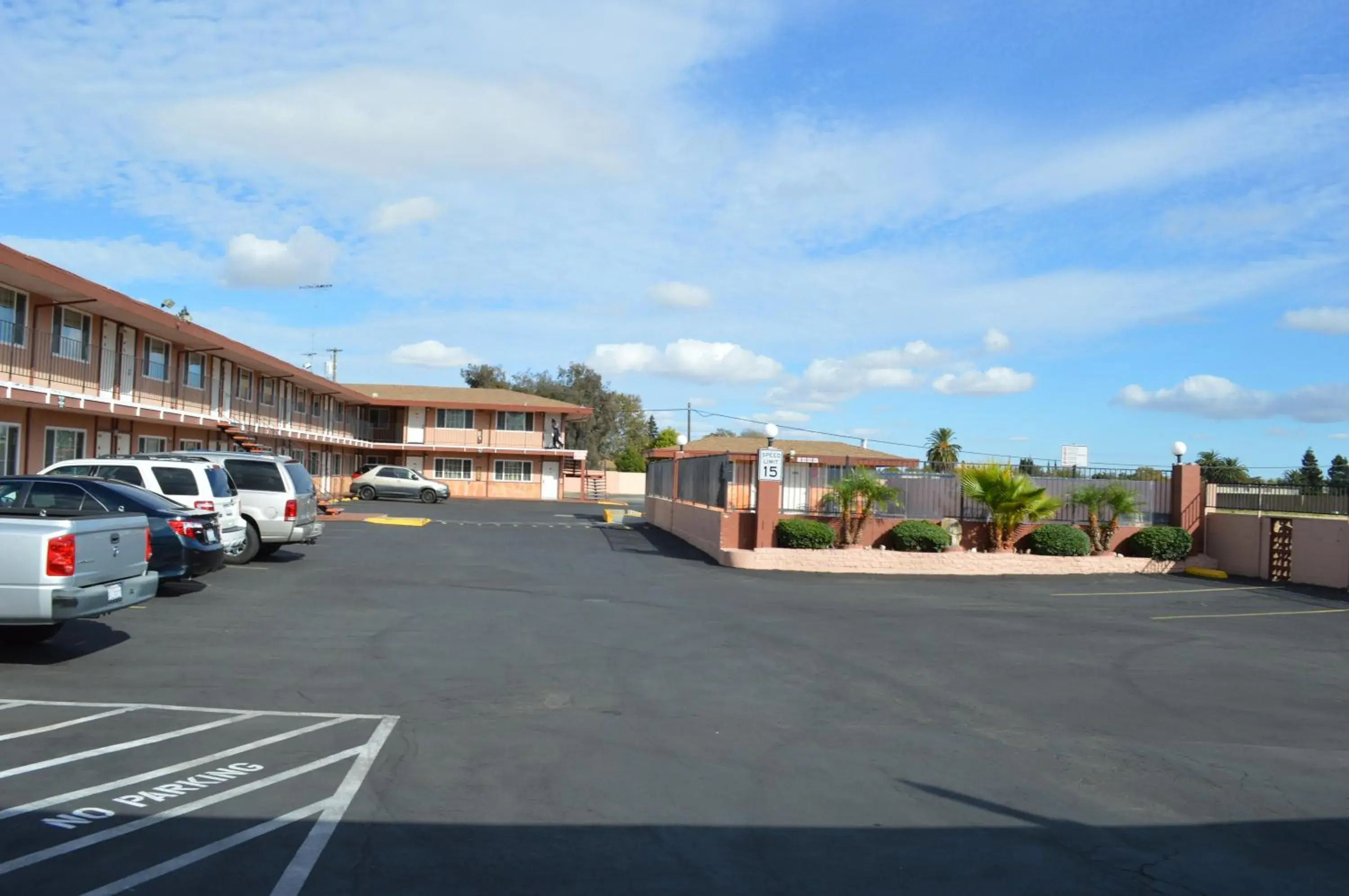 Facade/entrance, Property Building in Gateway Inn Fairfield