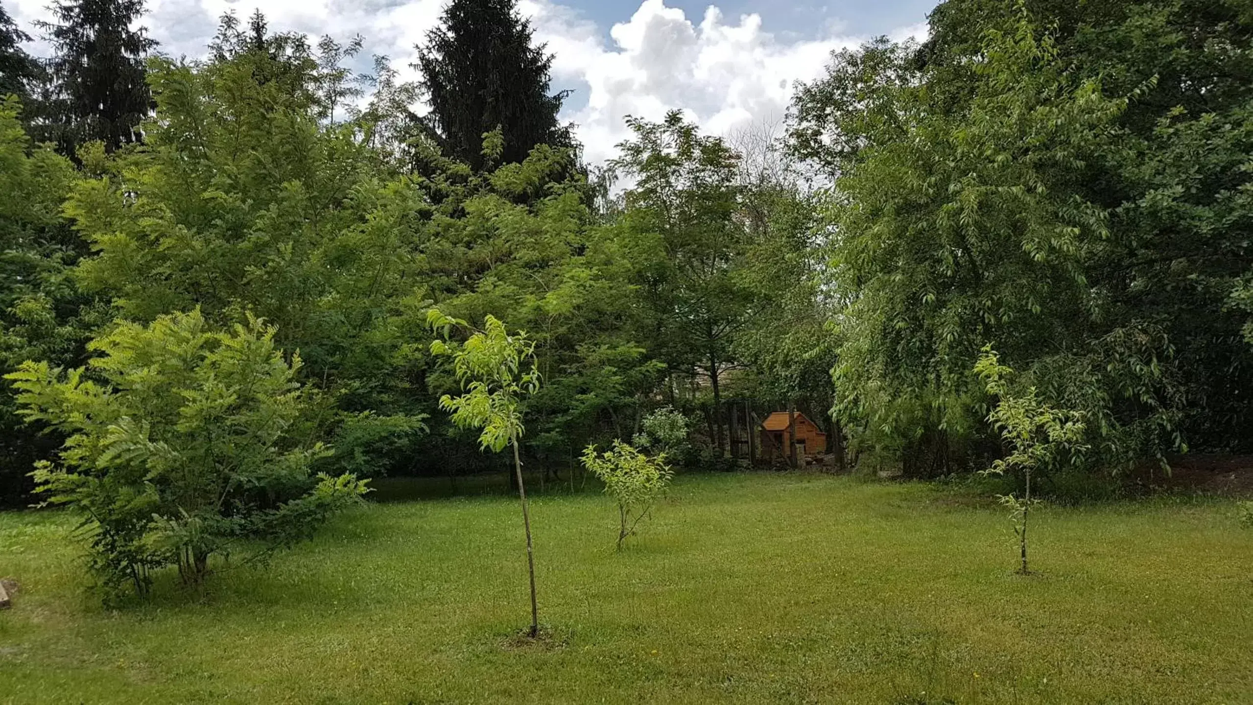 Spring, Garden in Le Clos des Écureuils