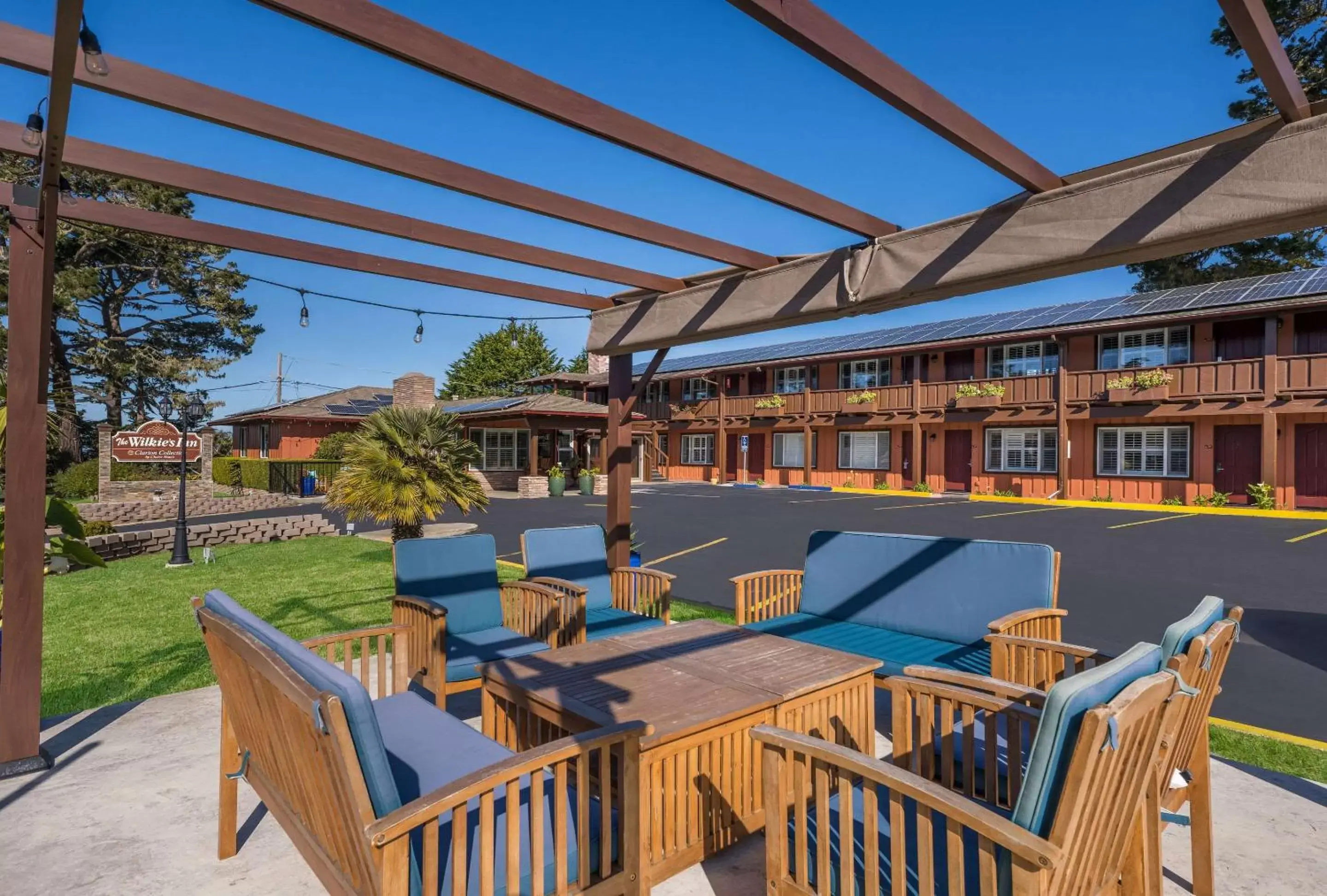 Property building in Clarion Collection Wilkie's Inn Pacific Grove - Monterey Property building in Clarion Collection Wilkie's Inn Pacific Grove - Monterey