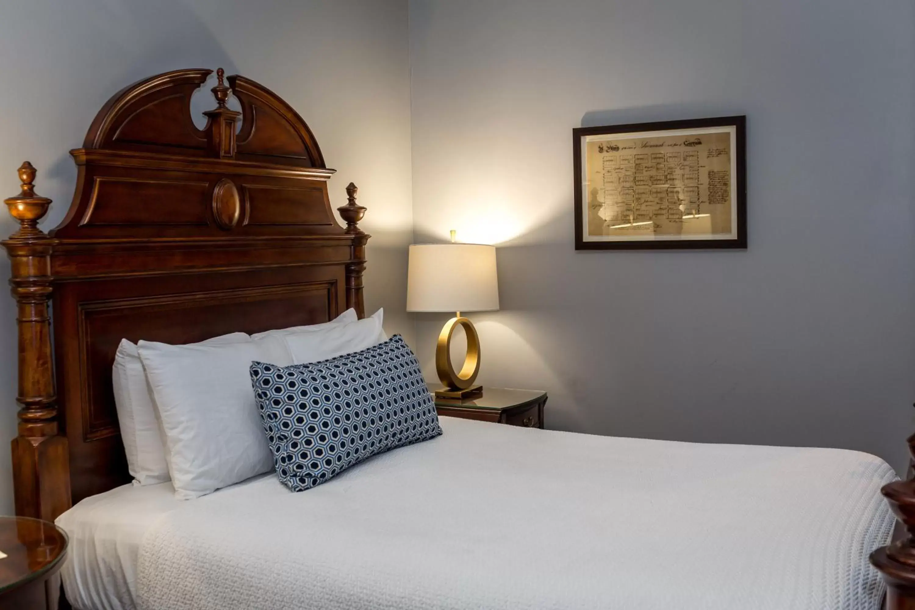 Deluxe Queen Room with Two Queen Beds in East Bay Inn, Historic Inns of Savannah Collection