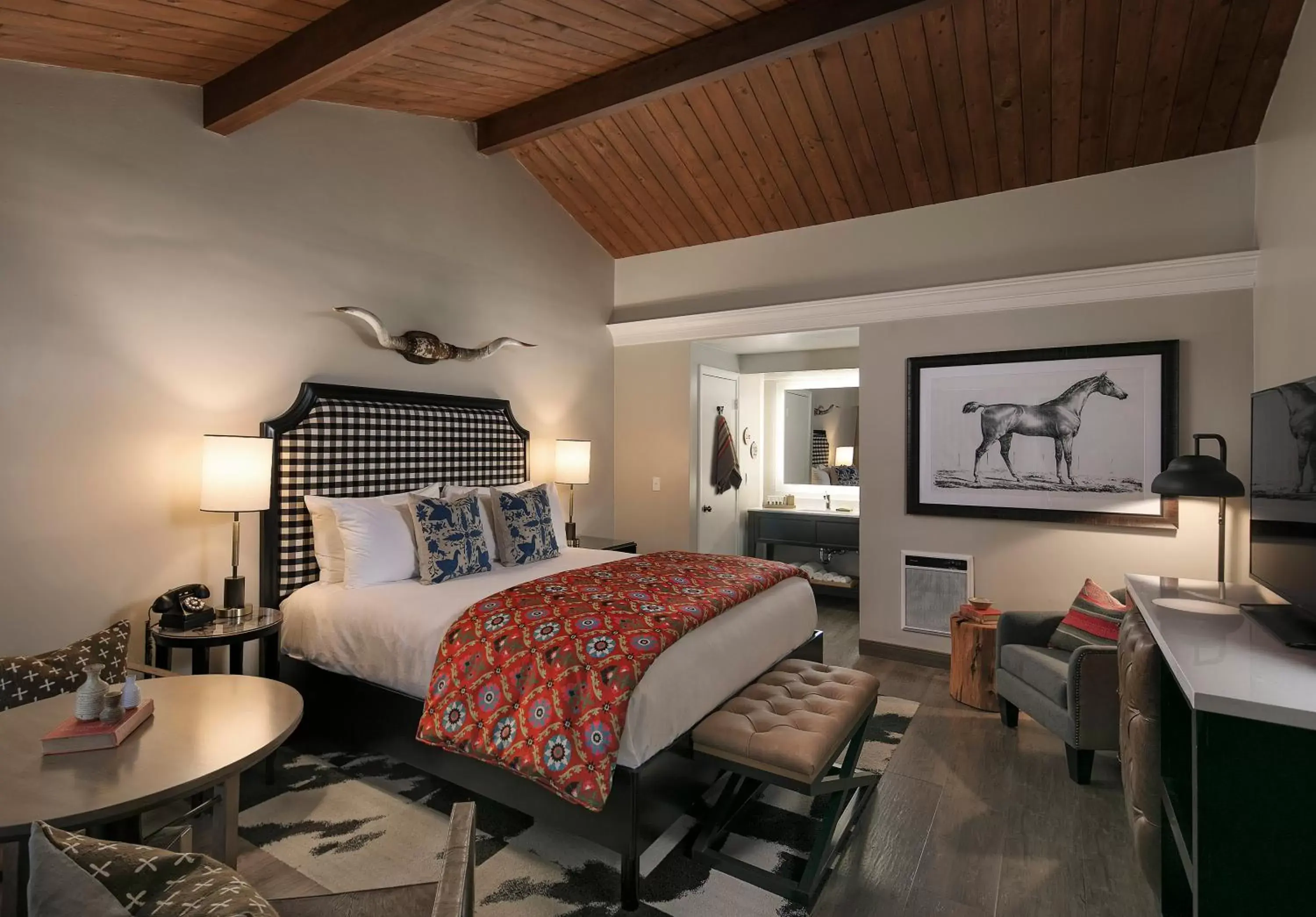 Photo of the whole room, Bed in Oceanpoint Ranch Photo of the whole room, Bed in Oceanpoint Ranch