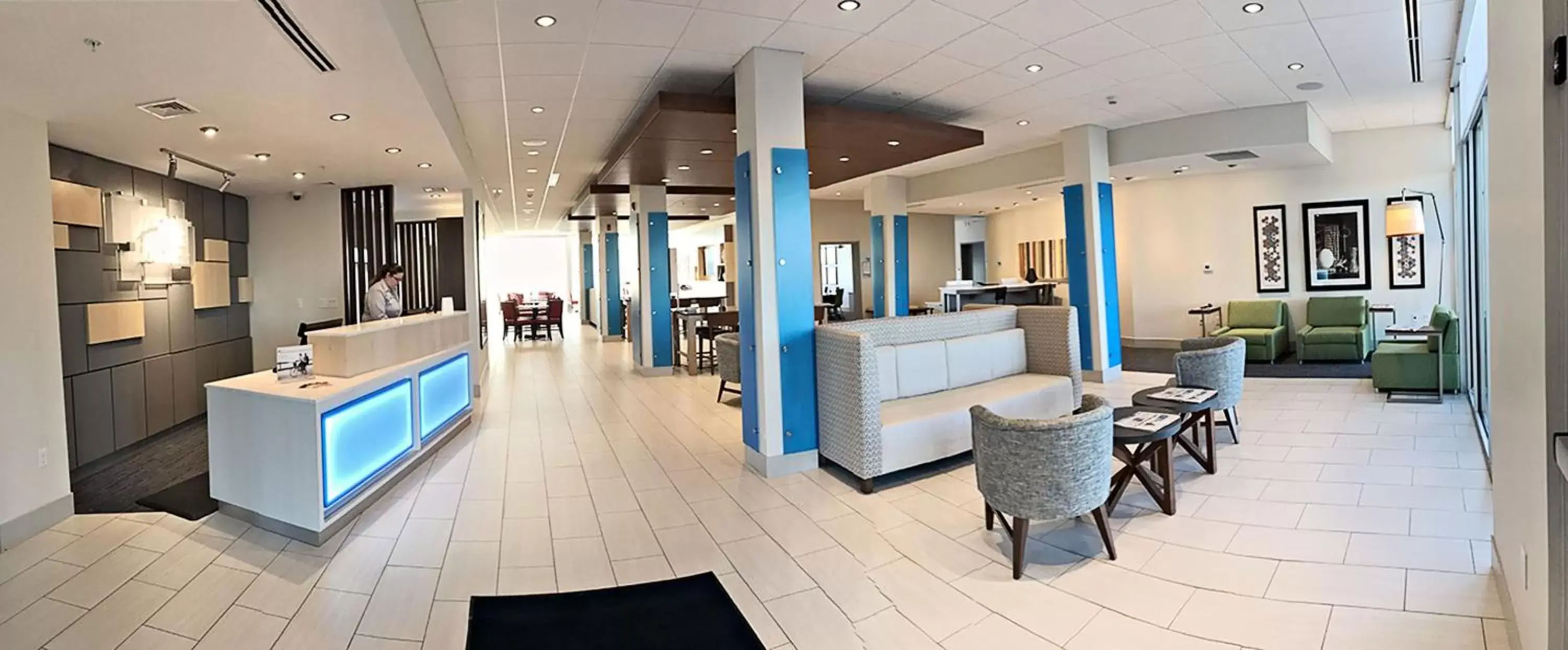 Lobby or reception in Holiday Inn Express & Suites - Rantoul, an IHG Hotel