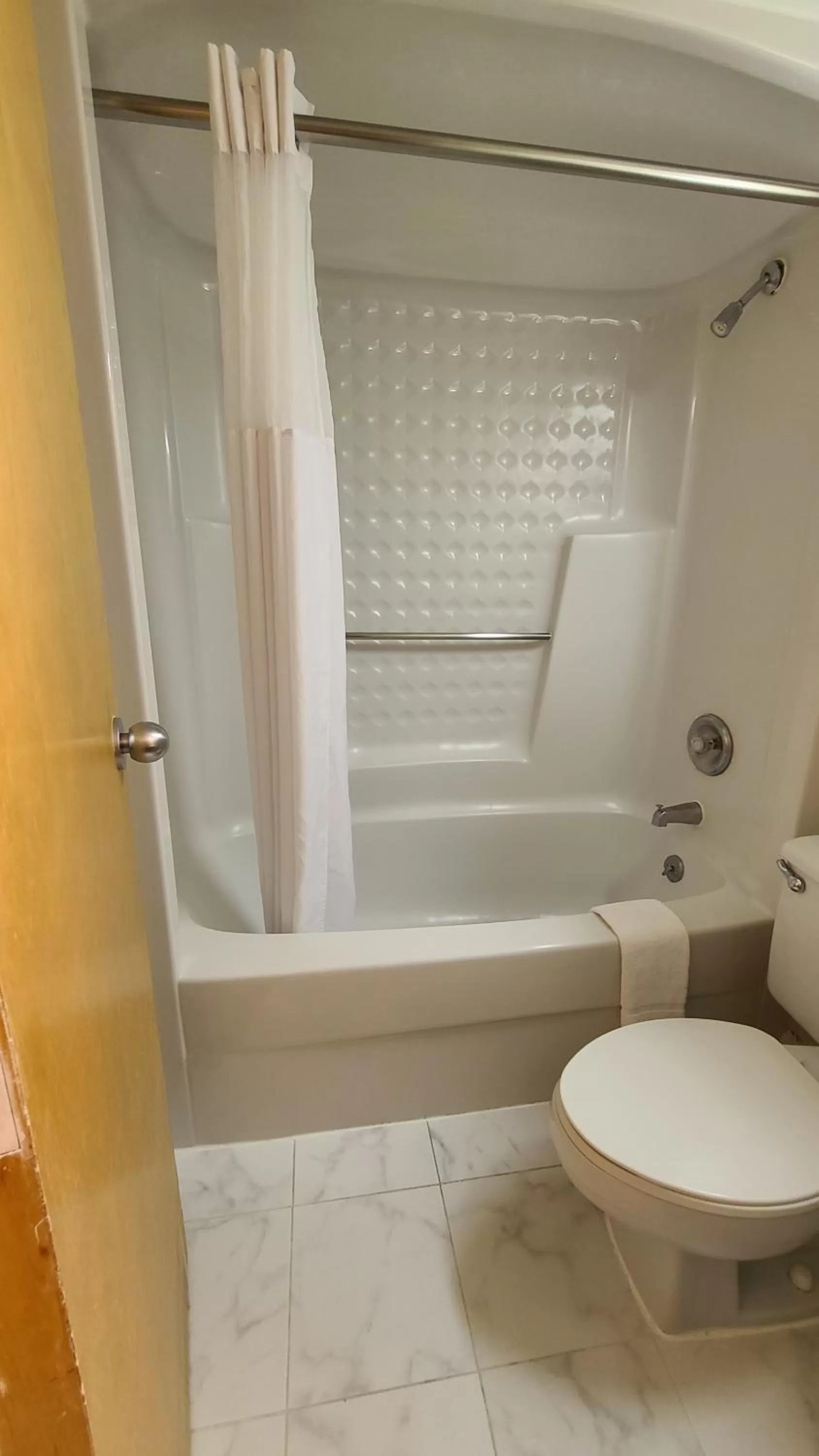 Bathroom in Econo Lodge Metro