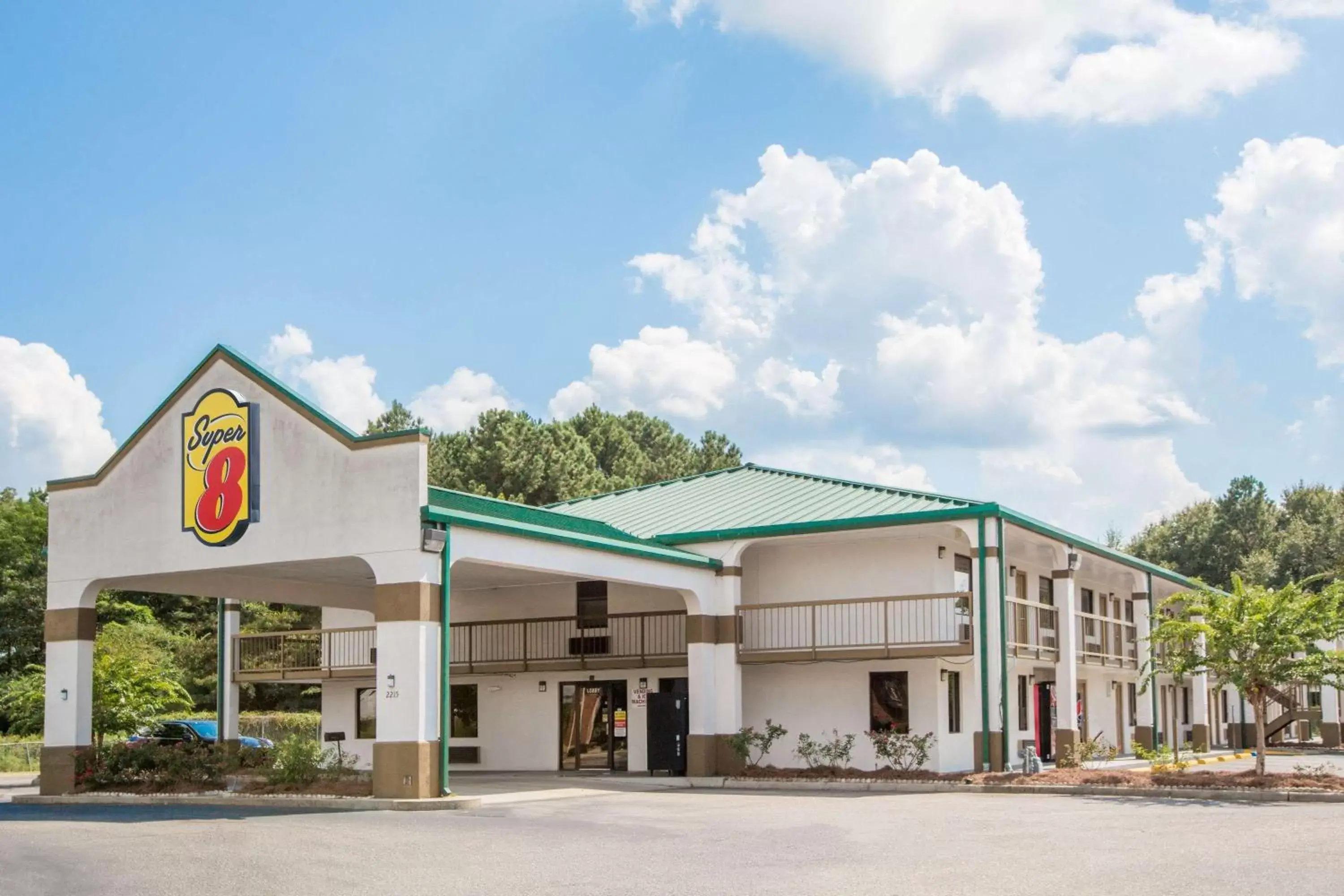 Property Building in Super 8 by Wyndham Dothan