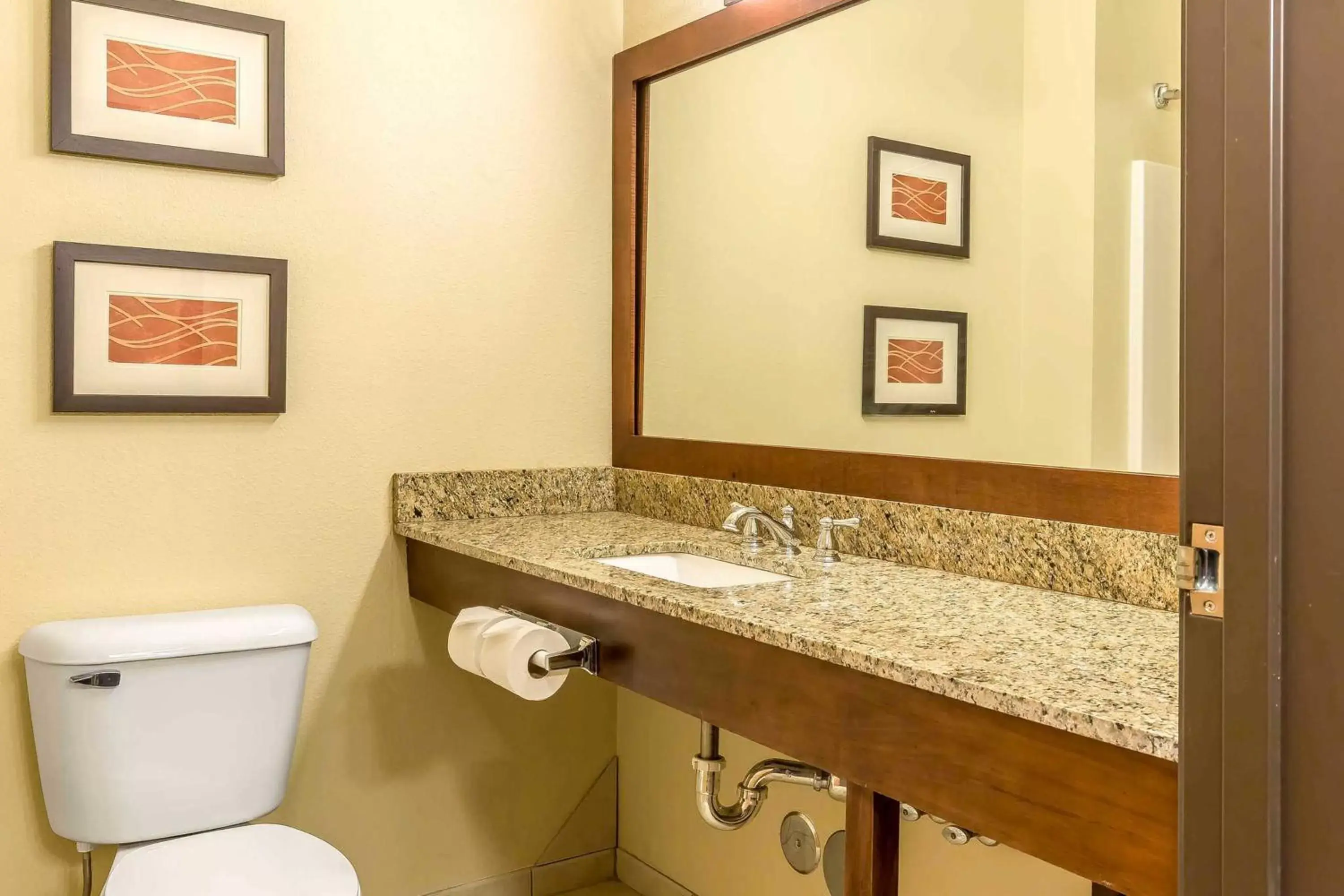 Toilet, Bathroom in Comfort Inn & Suites East Moline near I-80
