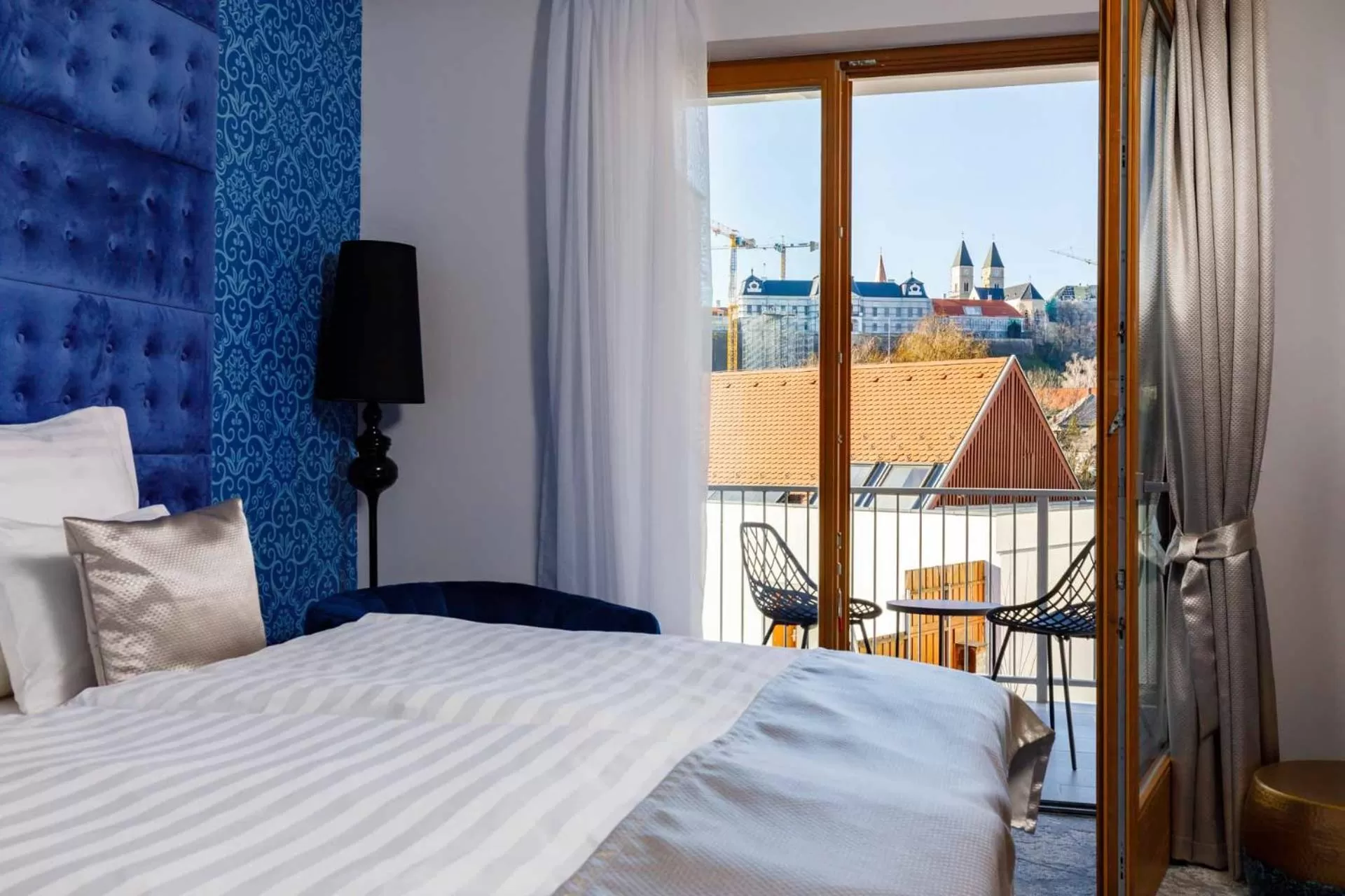 Bed in Hotel Historia Malomkert